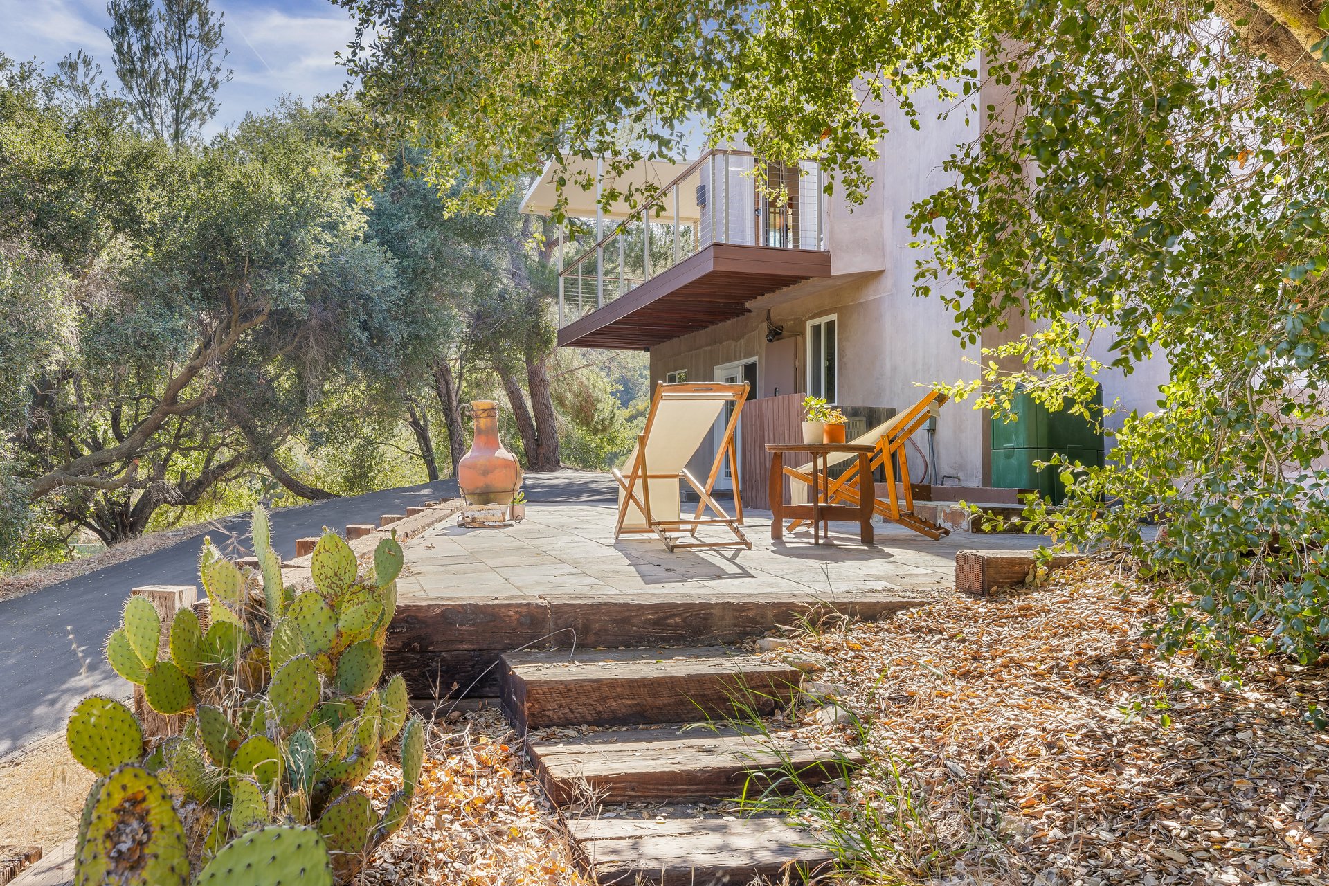 1310 N Topanga Canyon Blvd
