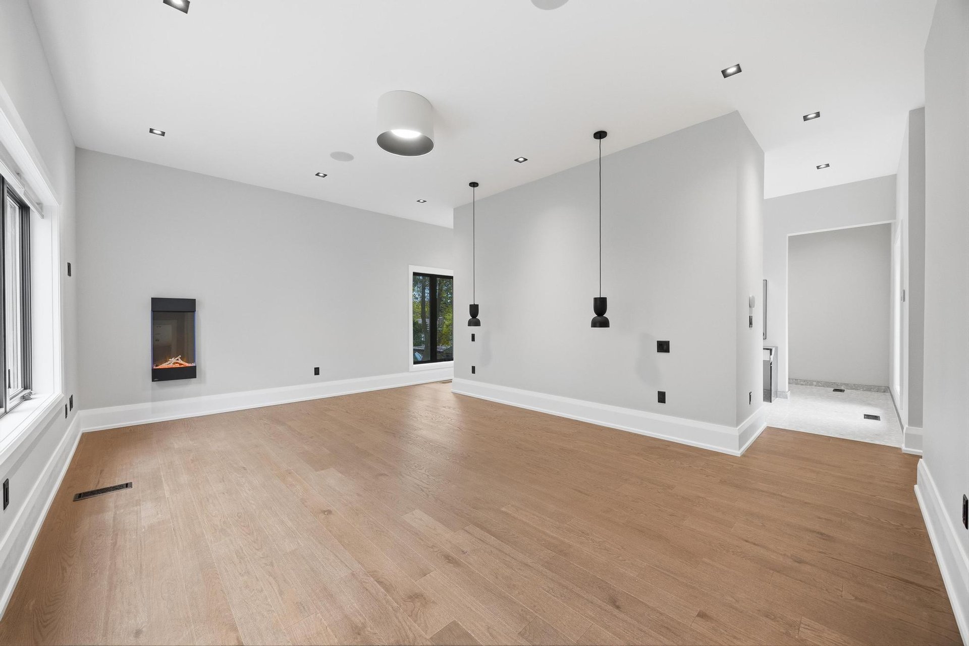 Brand-New Modern Estate