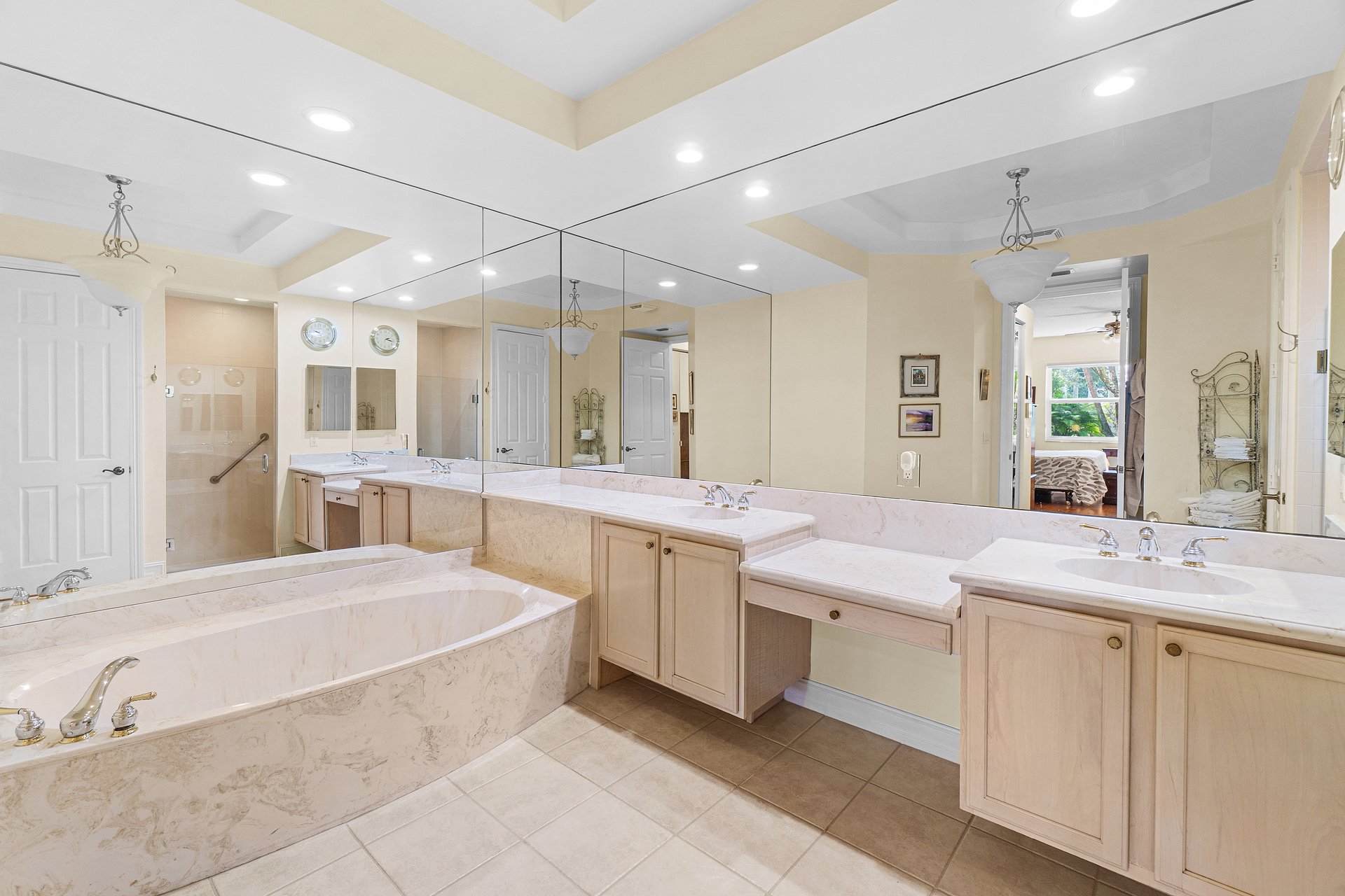 6200 Island Bend A