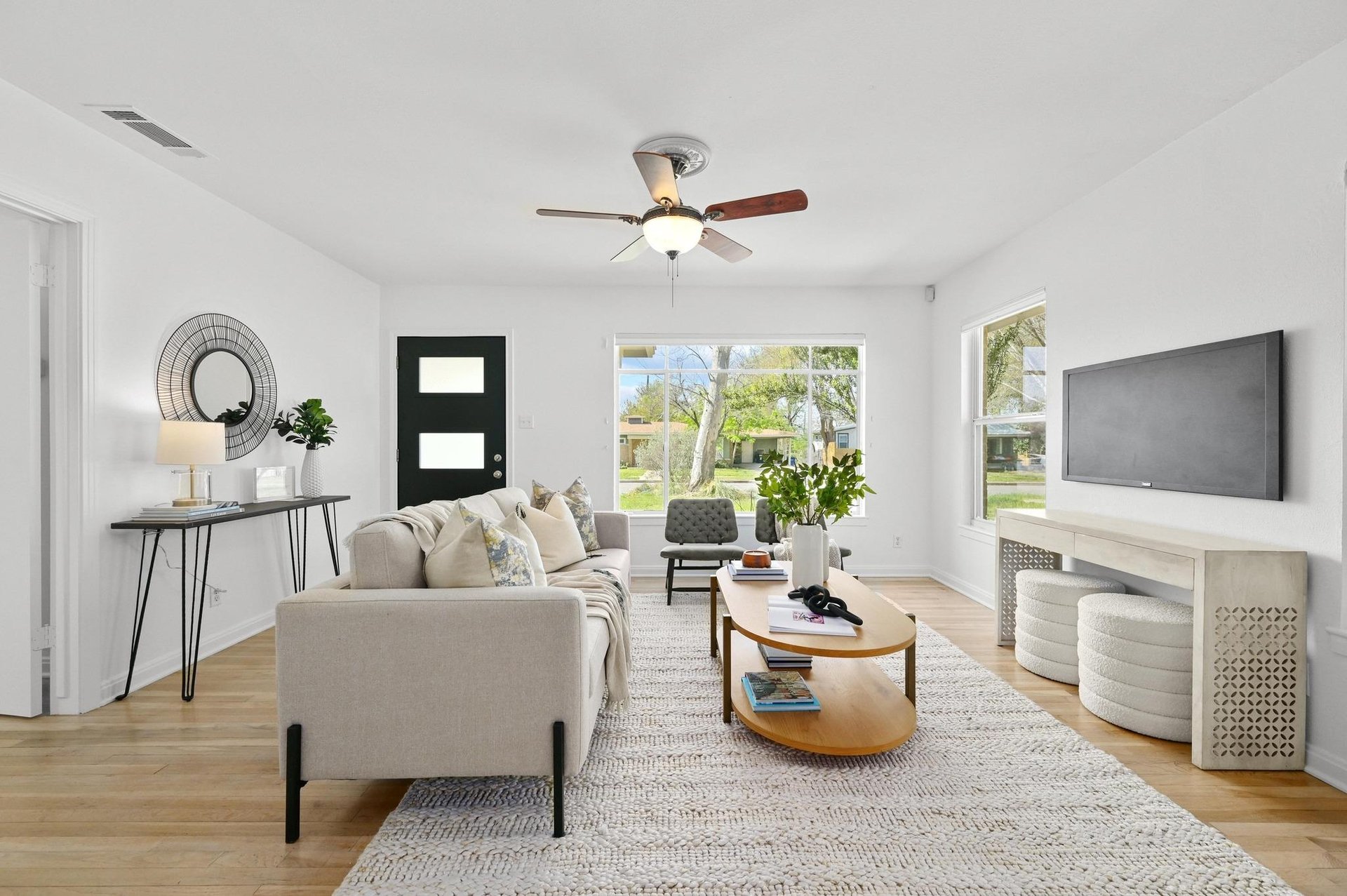 1304 Pasadena Dr
