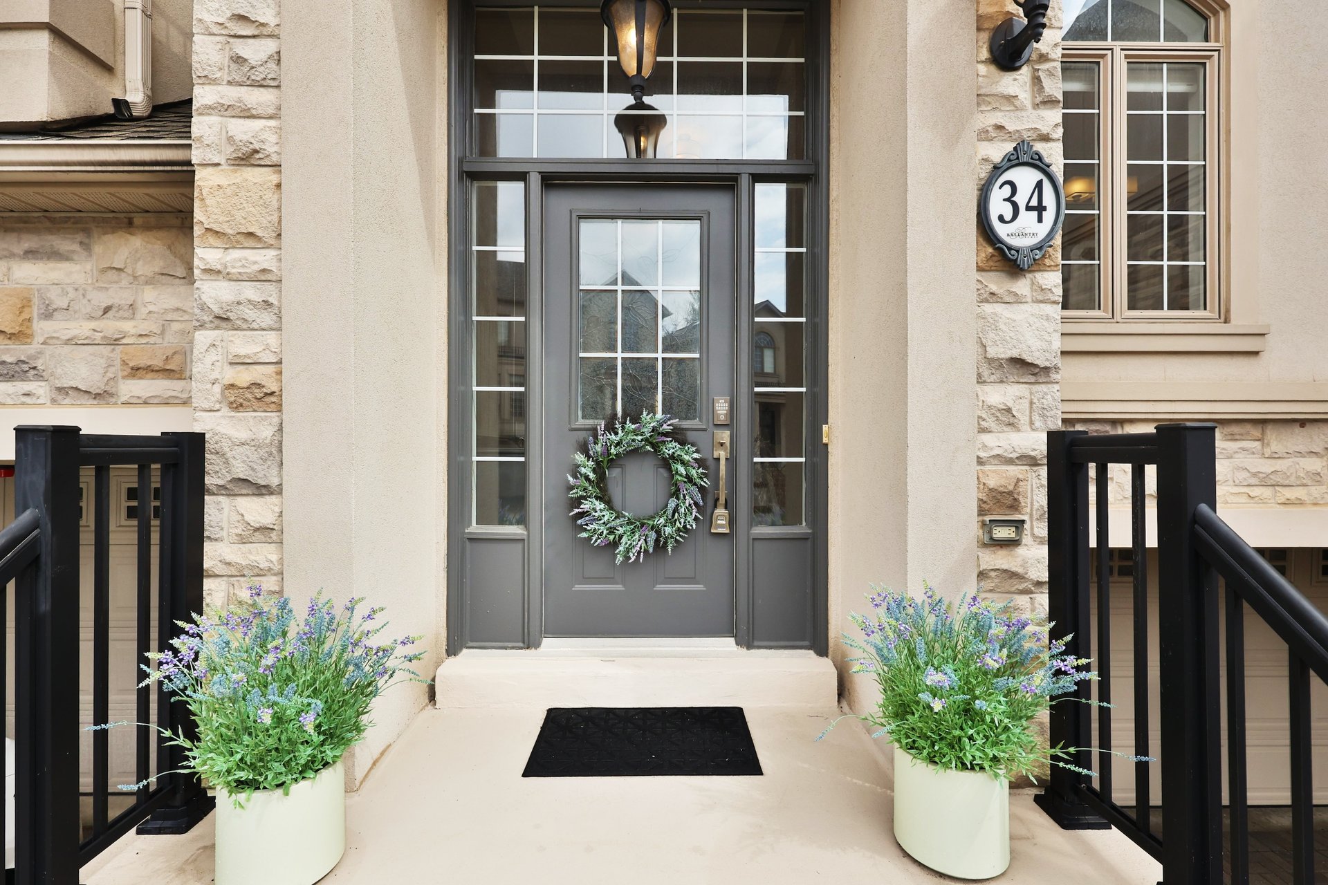 34-2400 Neyagawa Boulevard, Oakville