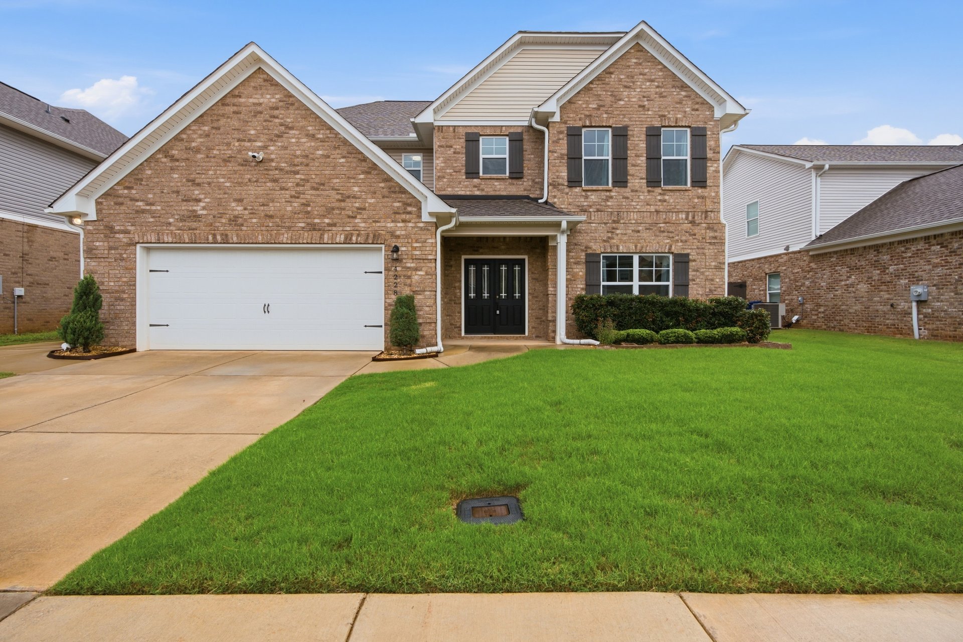 Spacious 4-Bedroom Living Near Redstone Arsenal & MidCity!