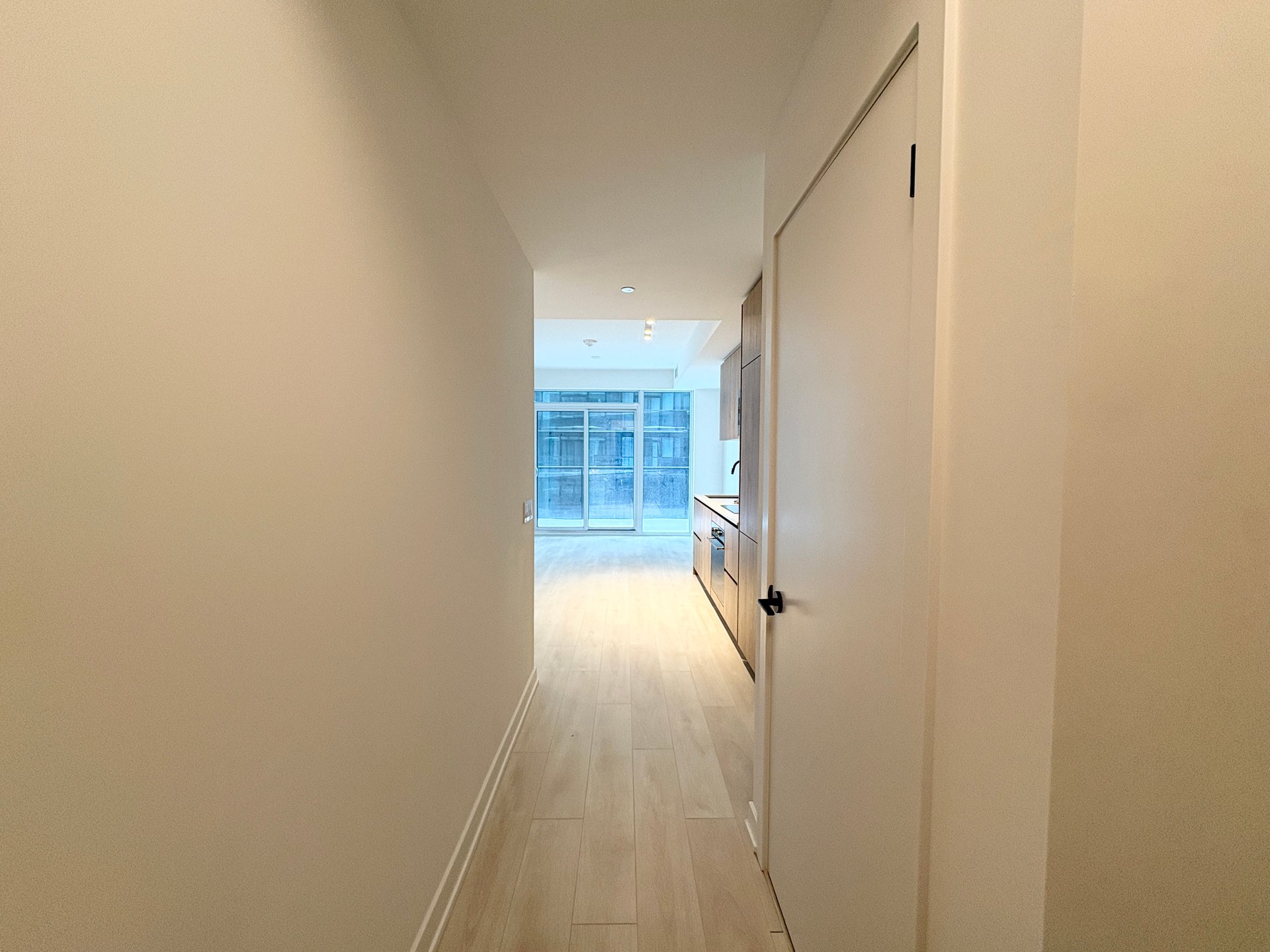 117 Broadway Ave W Unit: 2401