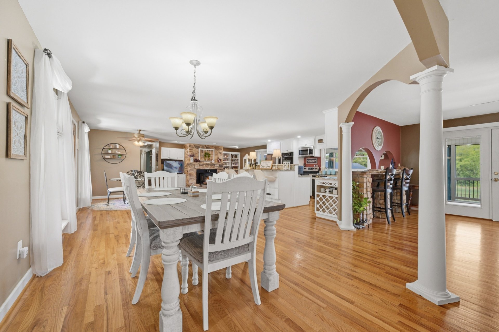 1425 Hobson Rd