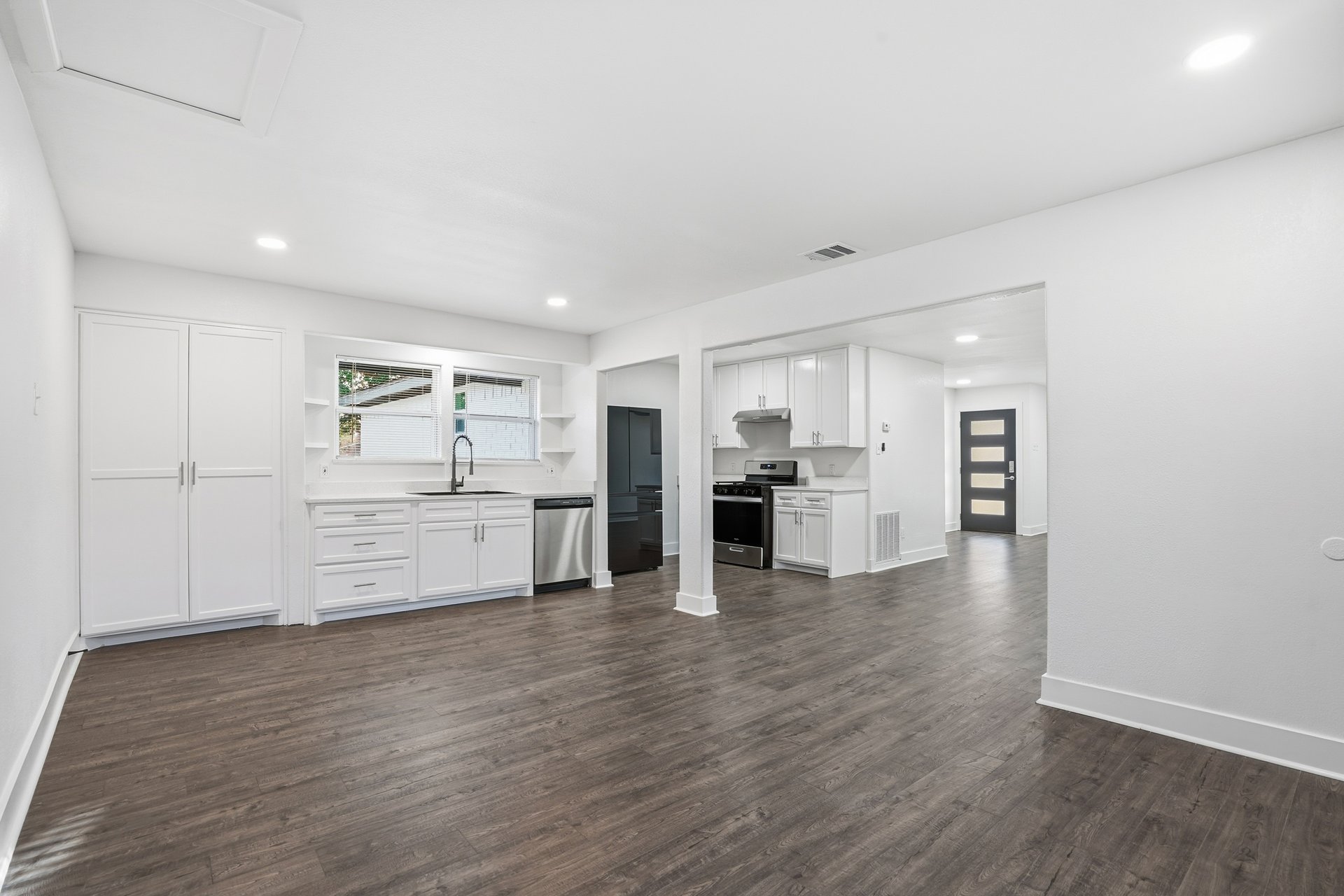 Shorelark Dr