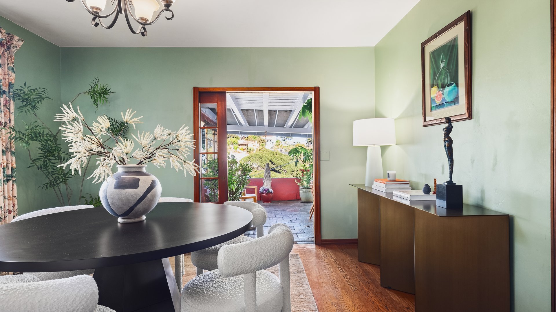 2882 Belden Dr, hollywood hills