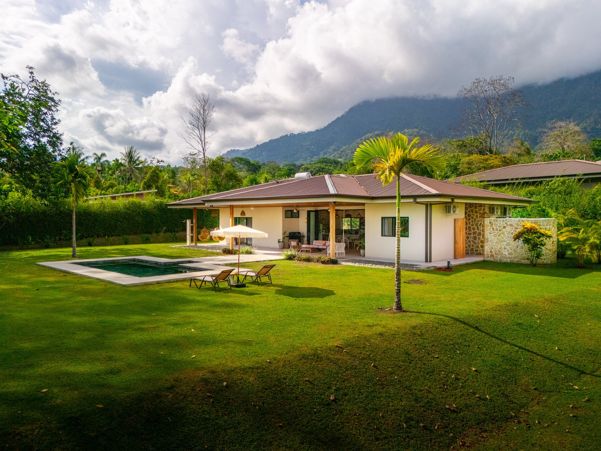 Modern Tropical Retreat - Private Oasis in Ojochal