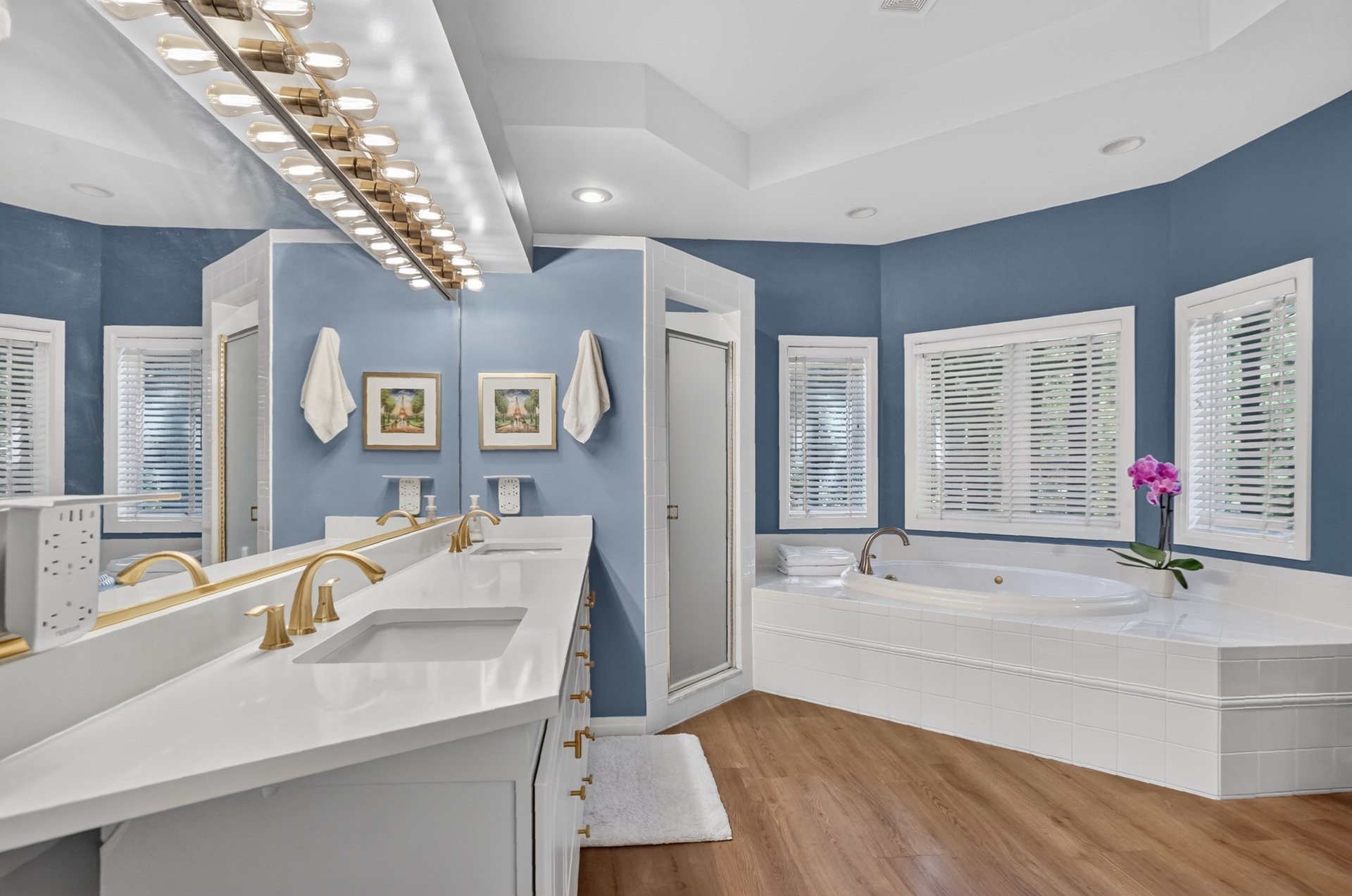 12172 Woodline