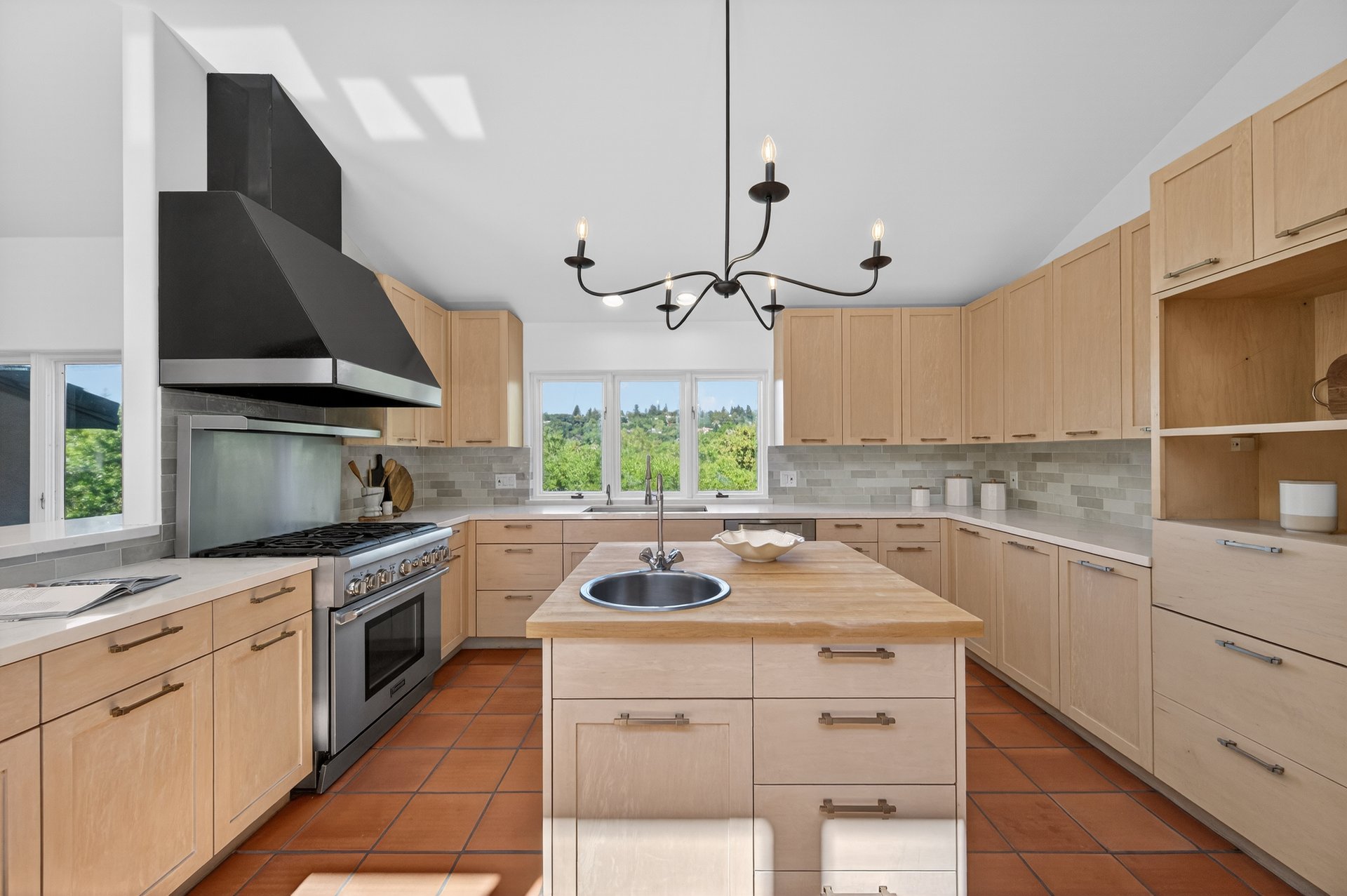 25 Wood Acres Ct