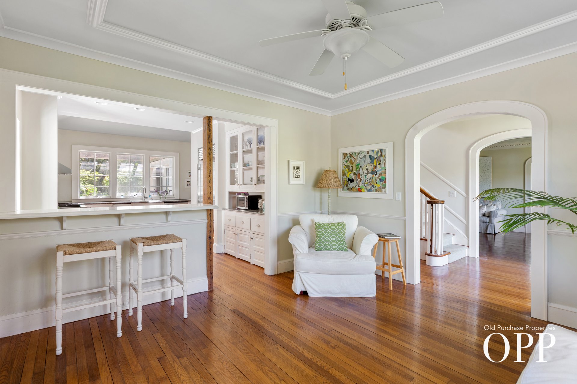 A Classic Residence in the Estate Section