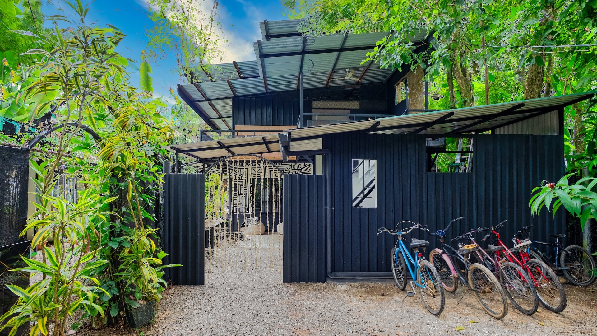 Turnkey Jungle Hostel with 16 Beds, Pool & Strong Revenue Potential Near Marino Ballena National Park