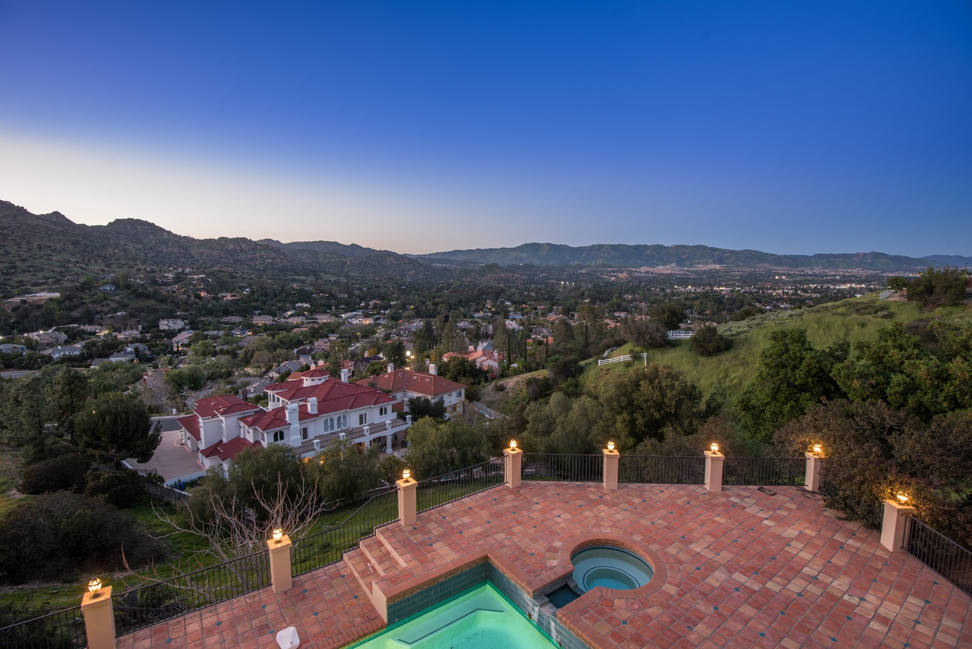 22535 S Summit Ridge Cir, Chatsworth