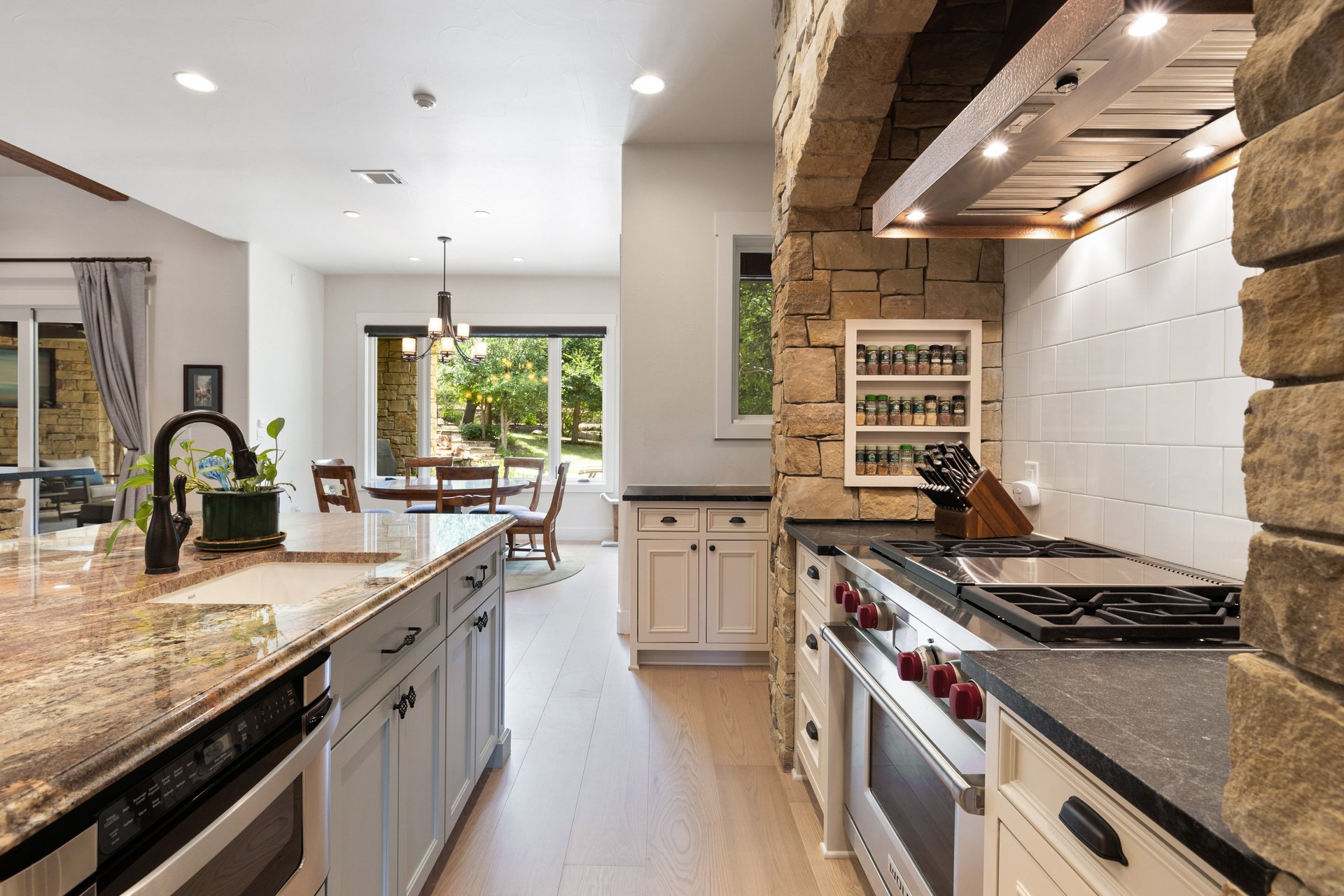 12821 Hacienda Ridge