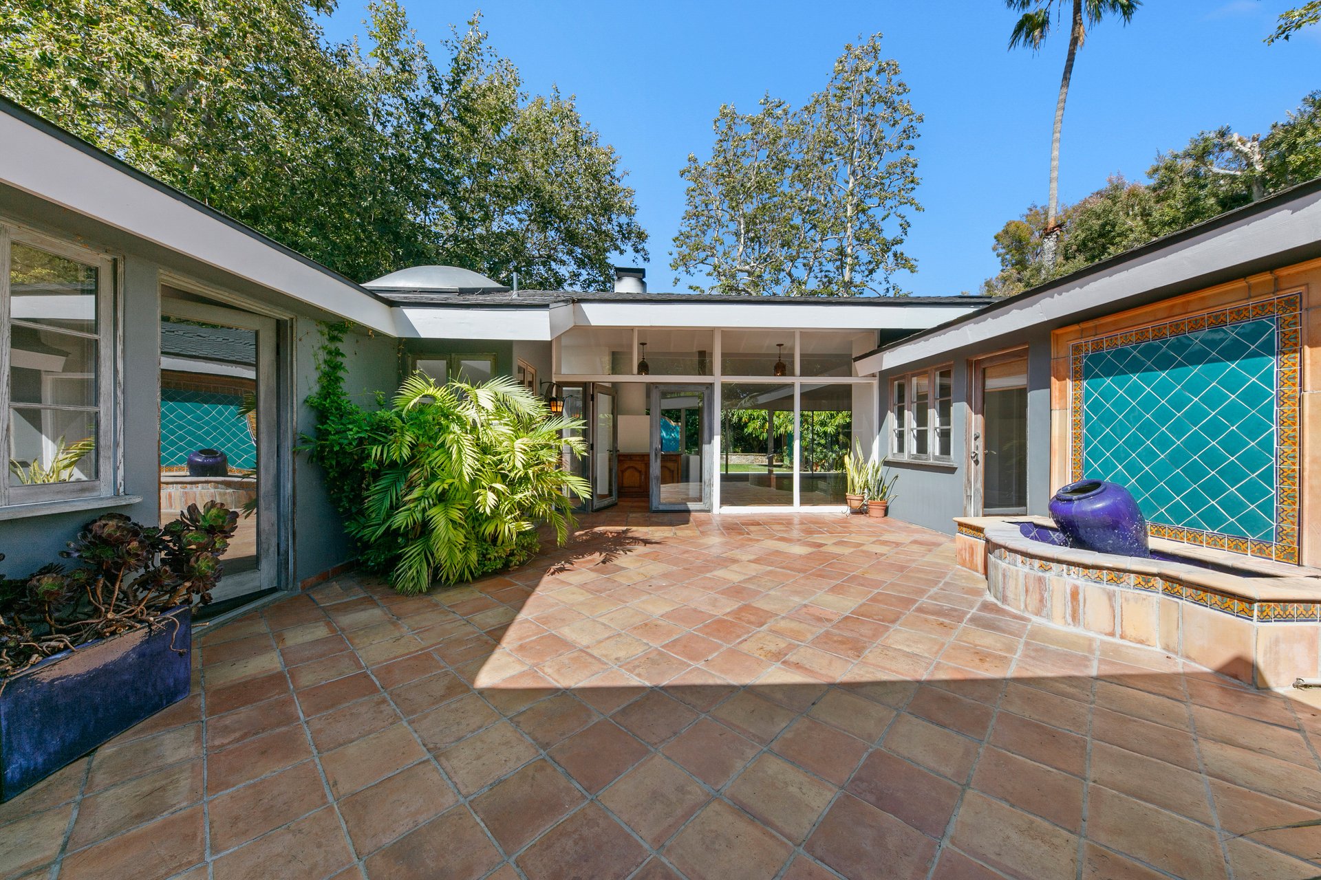 Spacious Malibu West Mid Century