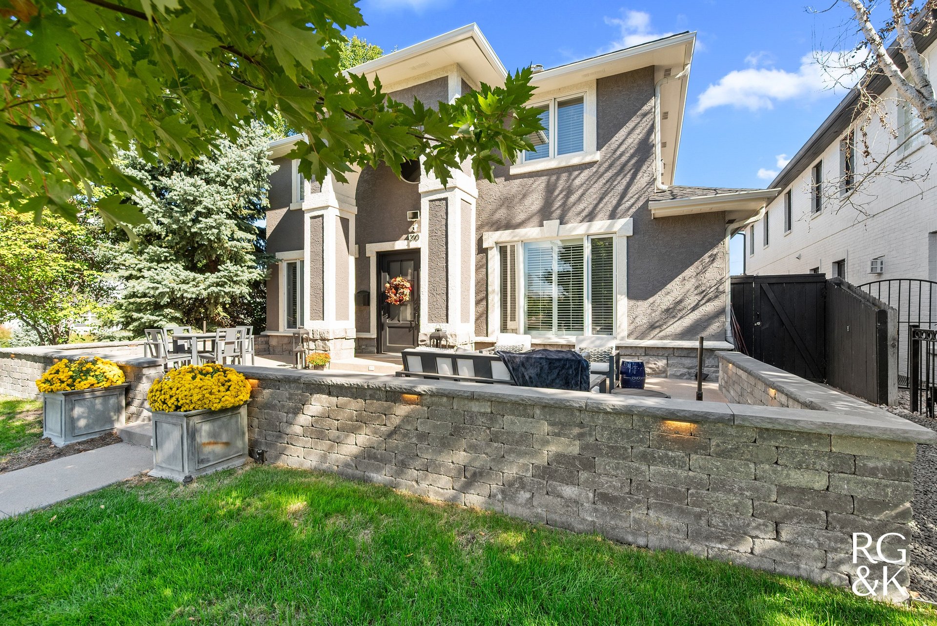Curb appeal ideas for Colorado homes with seasonal landscaping