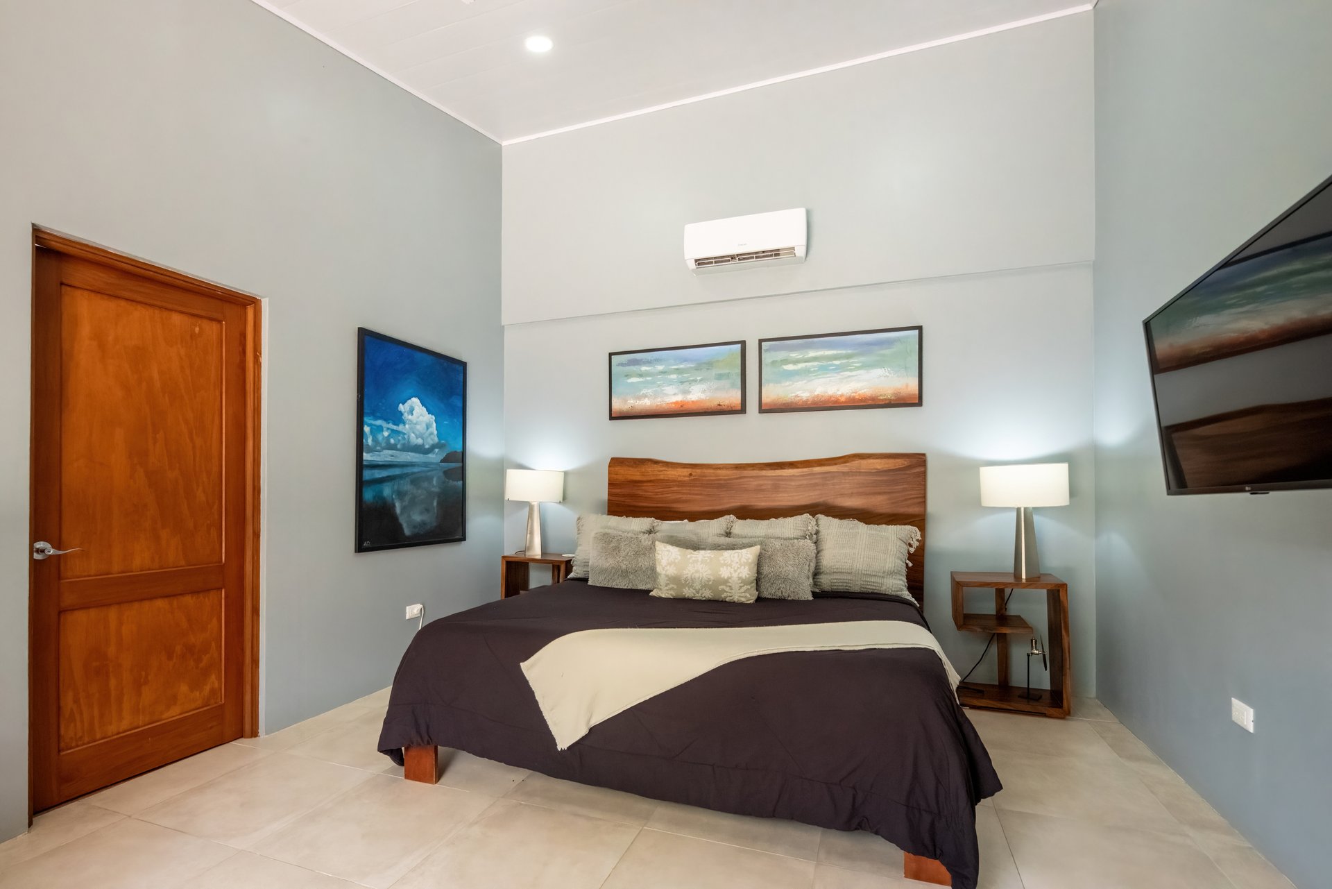 3 Bedroom Stylish Oasis, Close to the Beach and the Uvita River!