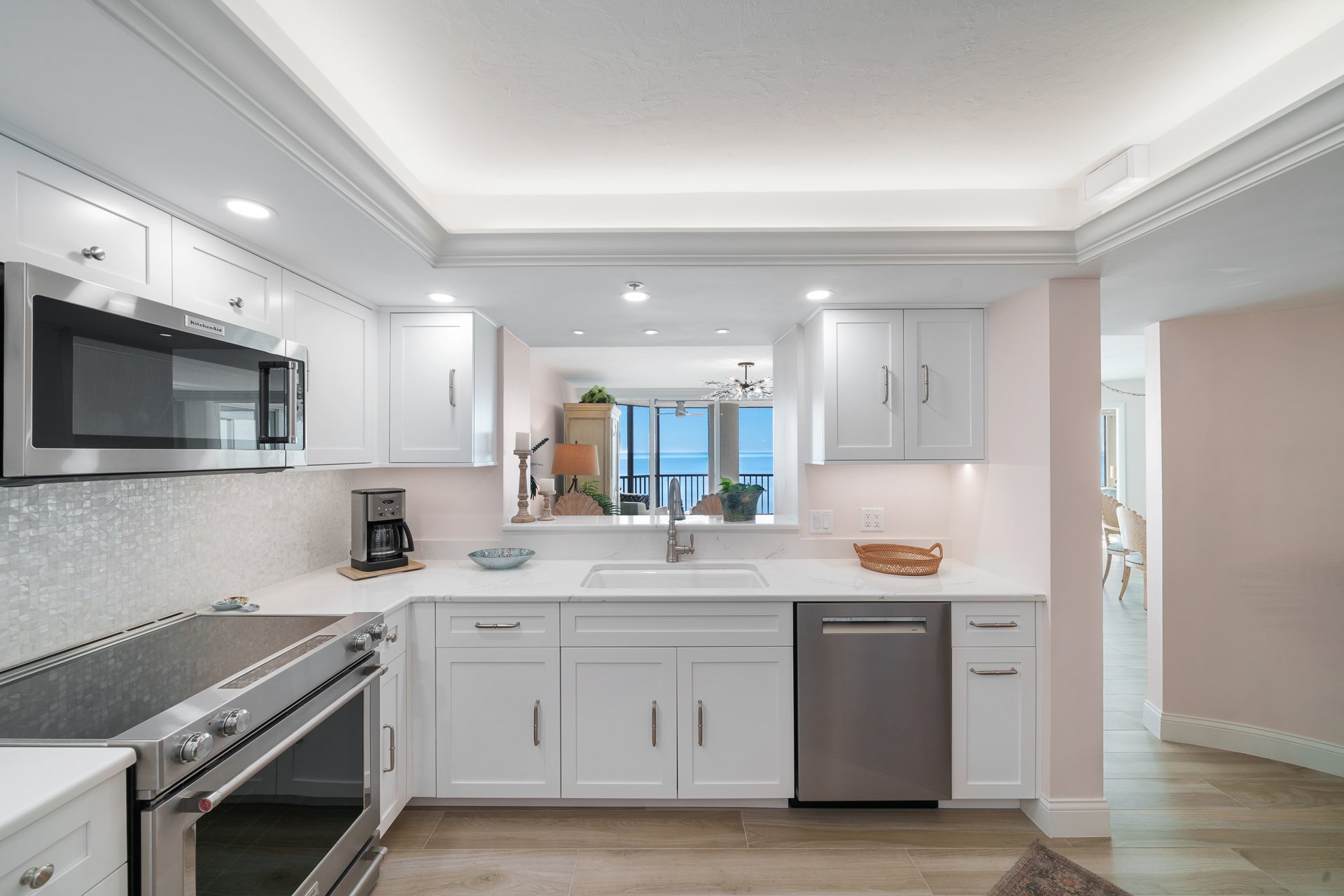 VISTAS 903 AT PARK SHORE