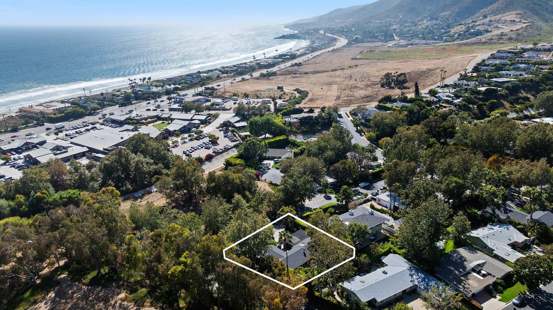Spacious Malibu West Mid Century