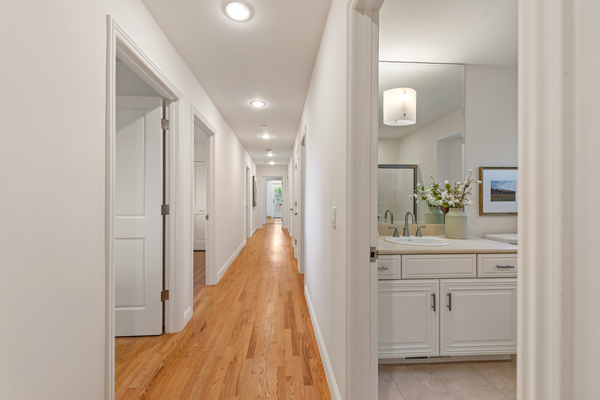 Picturesque and Private View Residence