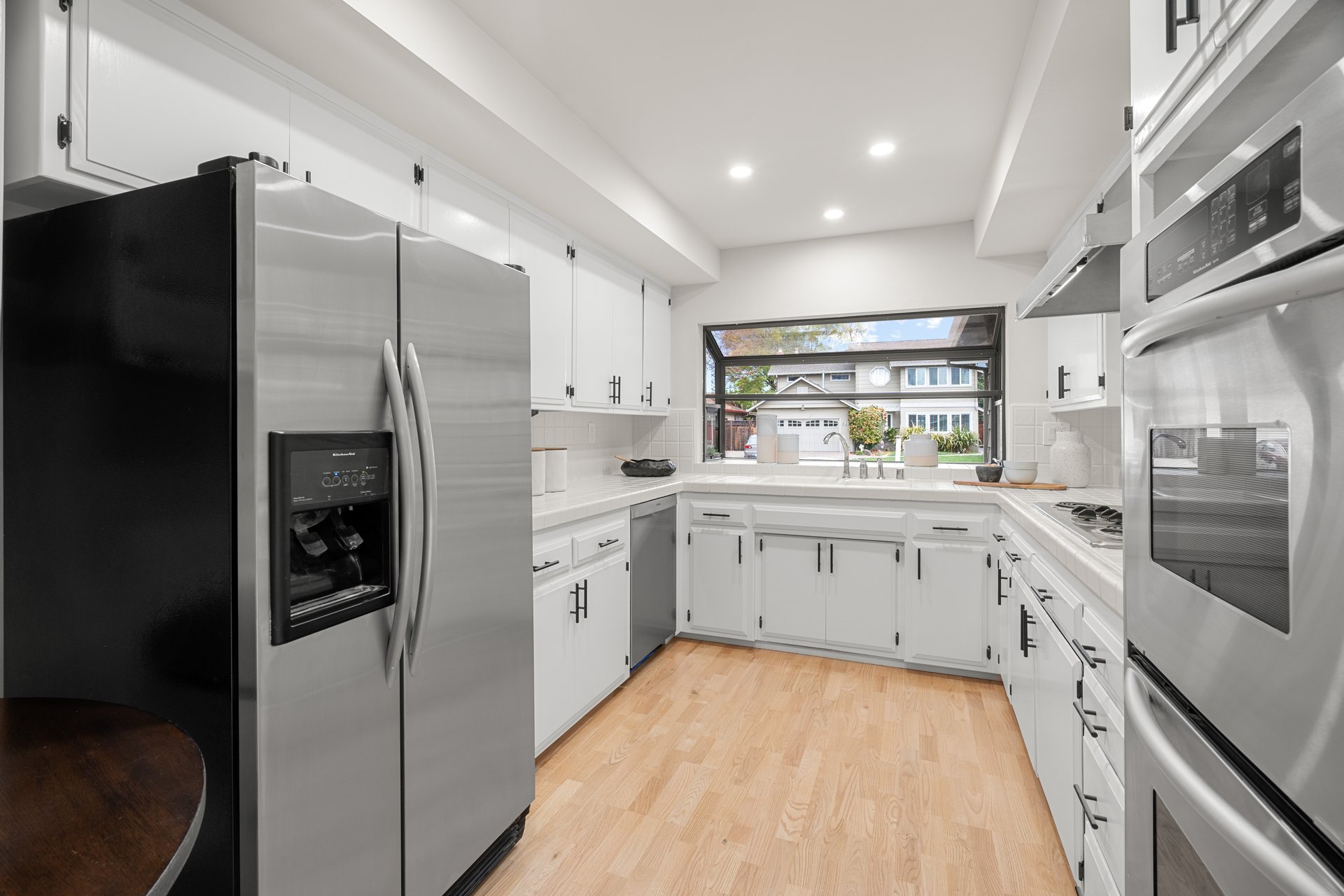 699 Cornell DR