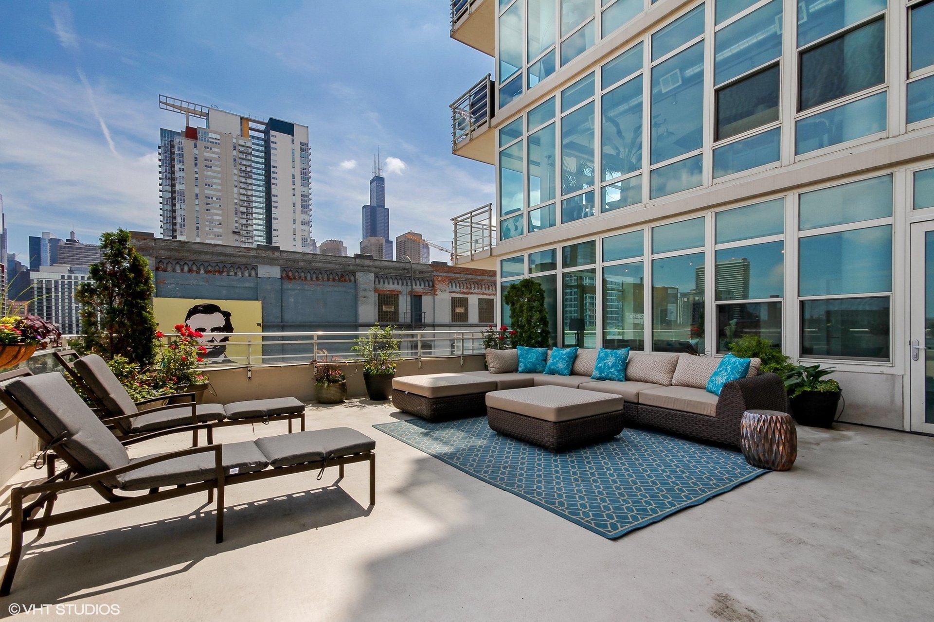 909 W Washington Blvd