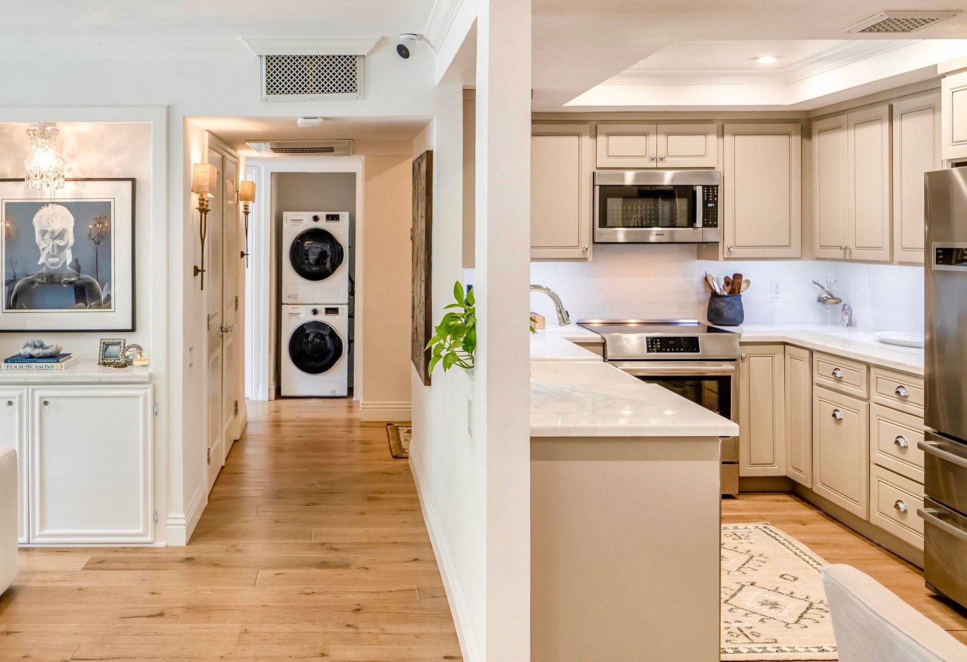 2385 Roscomare Rd Unit: D3, Bel Air 
