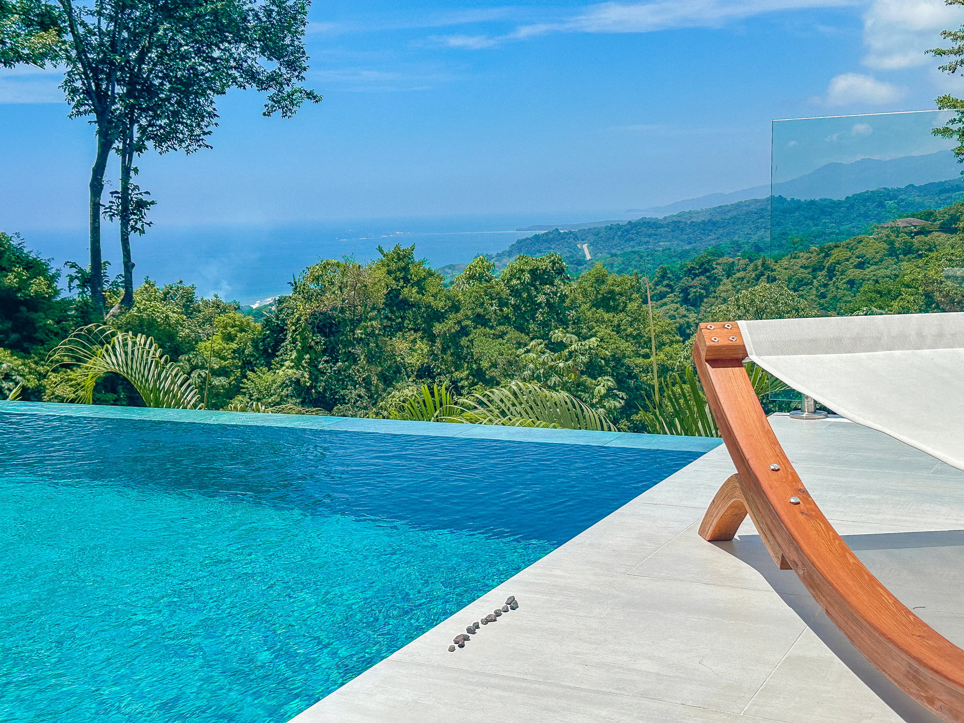 Luxury 4-Bed Home with Ocean & Jungle Views in Ojochal