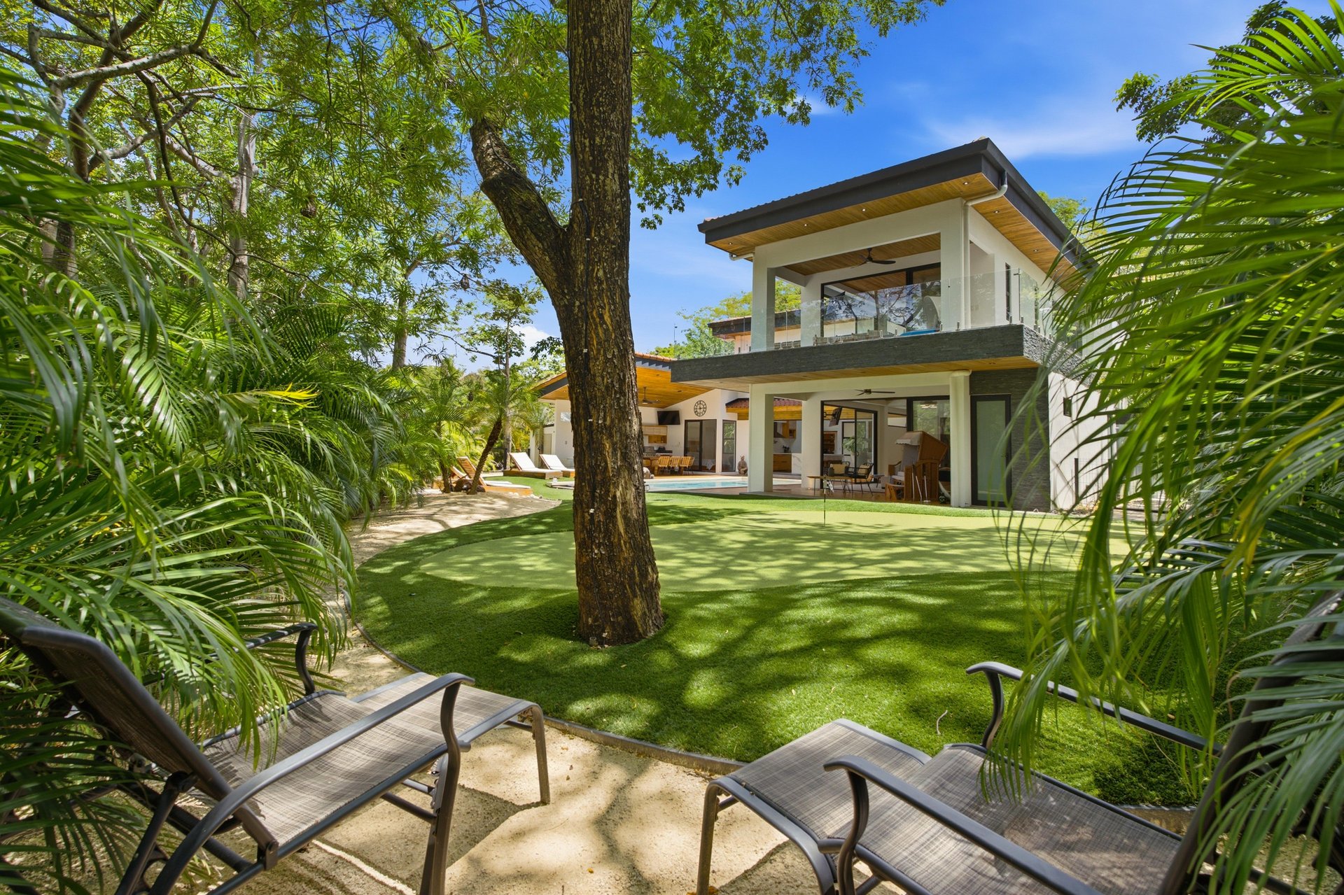 Casa La Ola Perfecta | Luxury 5-Bedroom Home with Pool Near the Beach in Hacienda Pinilla