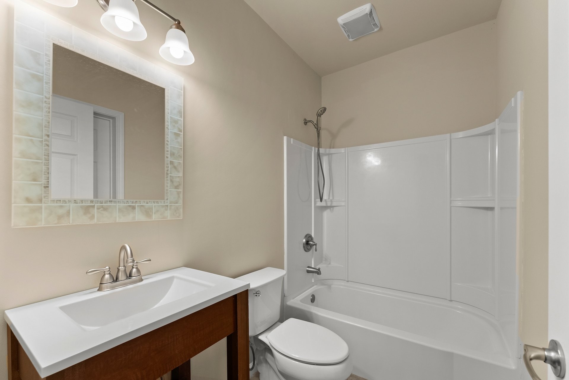 7534 Mossy Log Ct, Flowery Branch, GA 30542