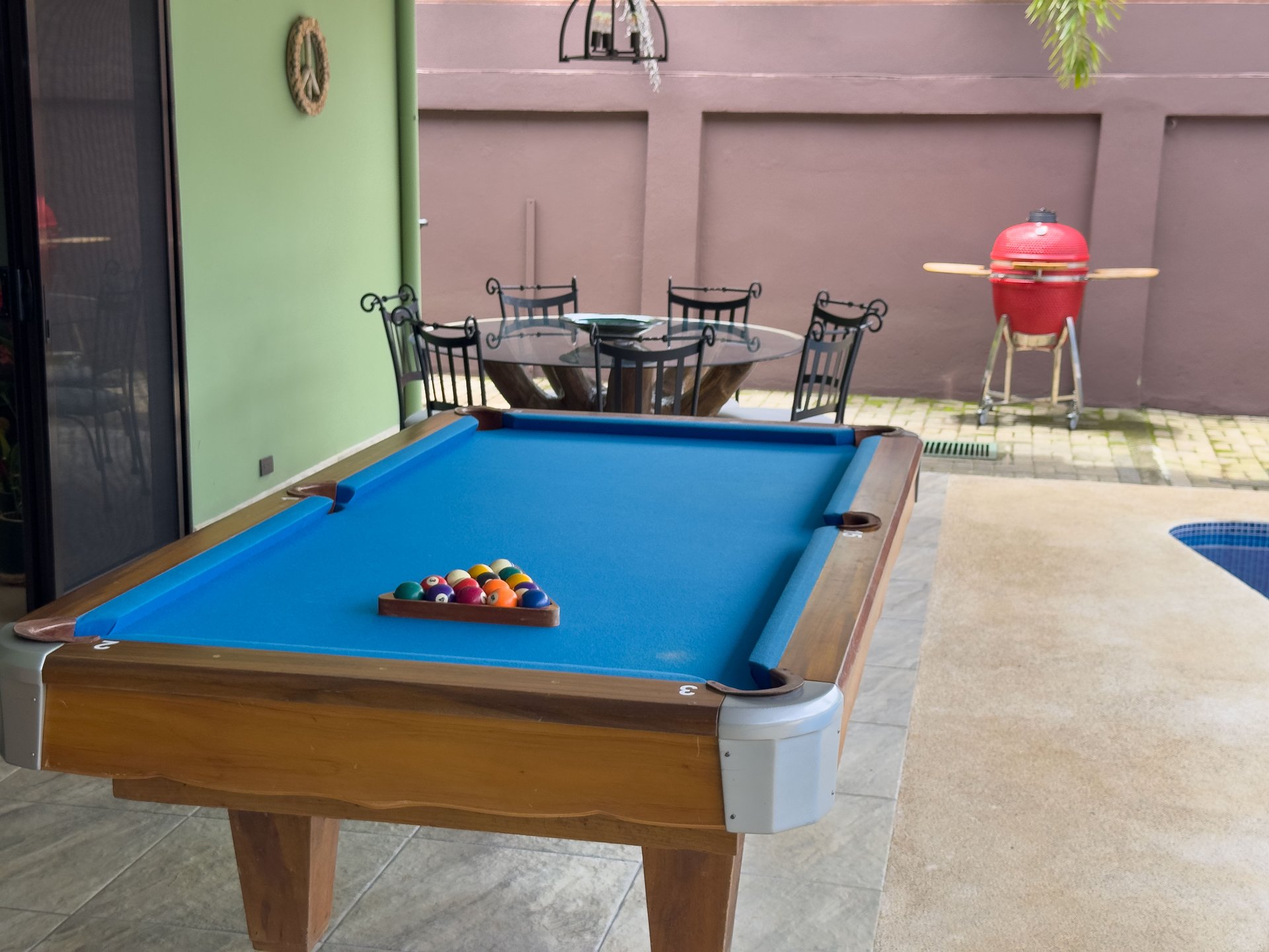 Naranjito corner lot house