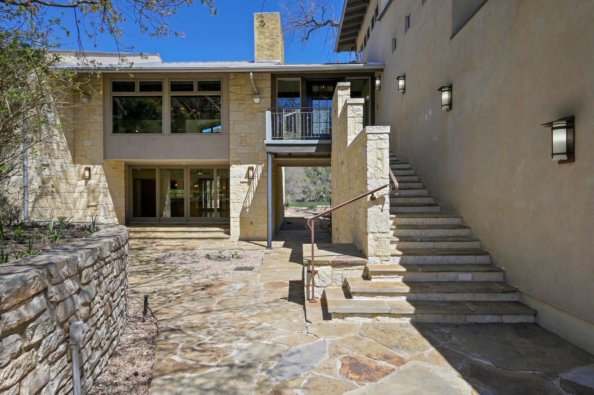 2908 Oestrick Lane 