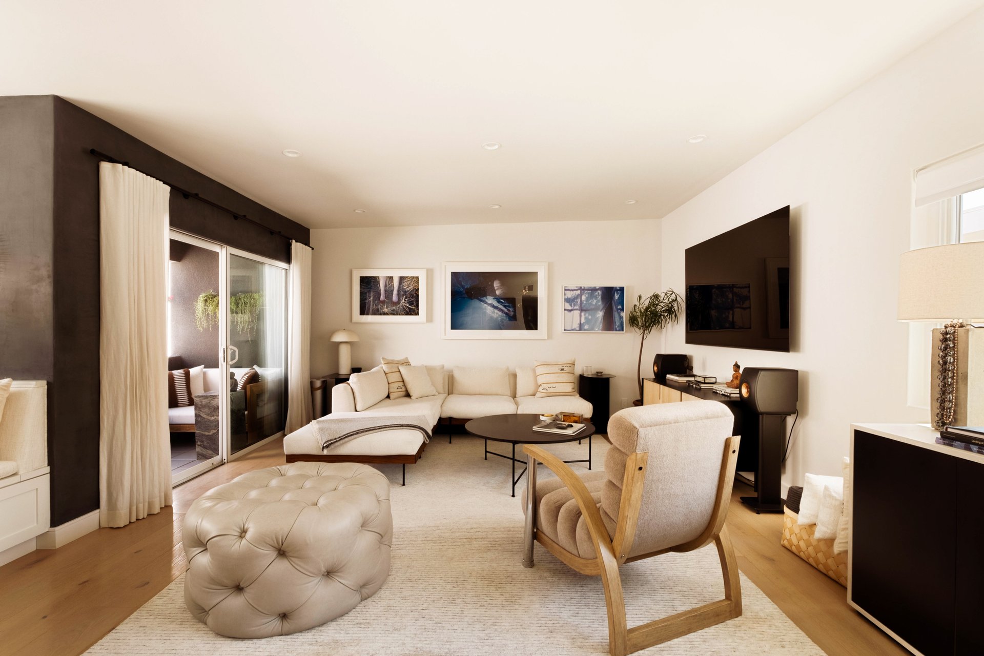  446 San Vicente Blvd #304, North of Montana