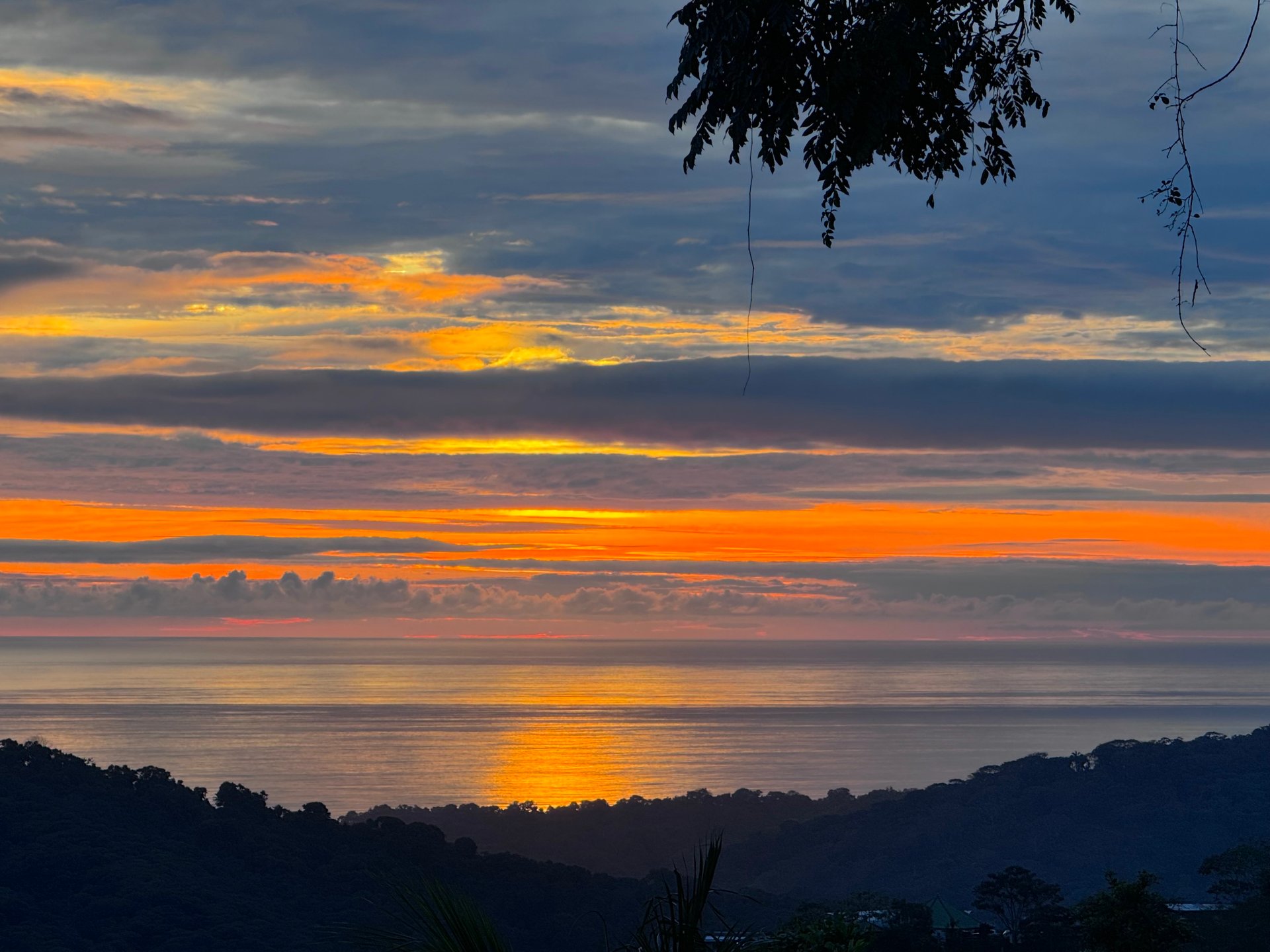 CASA ORQUIDEA – LUXURY HOME WITH OCEAN VIEWS IN GATED COMMUNITY
