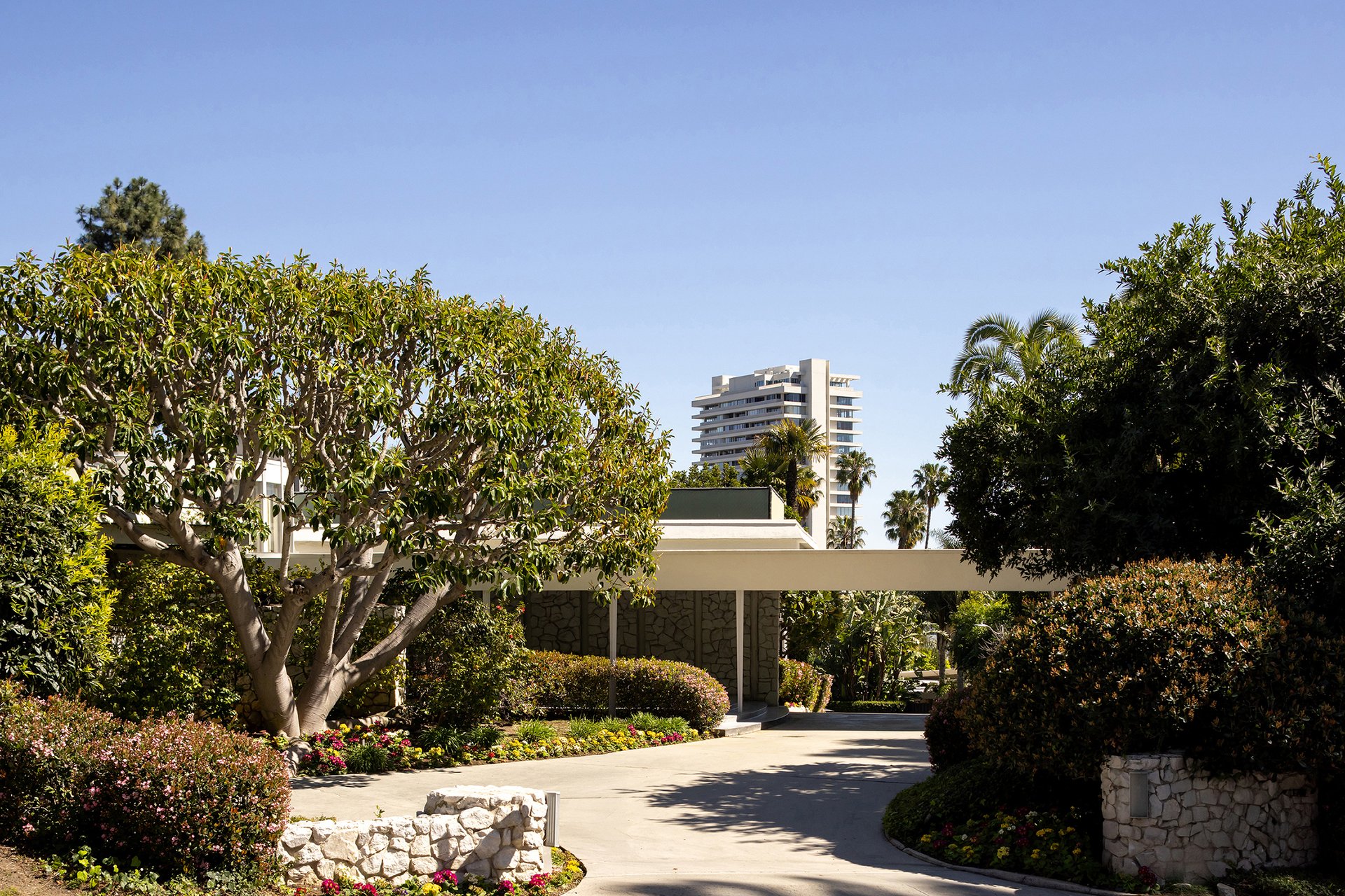 409 Drury Ln, Beverly Hills