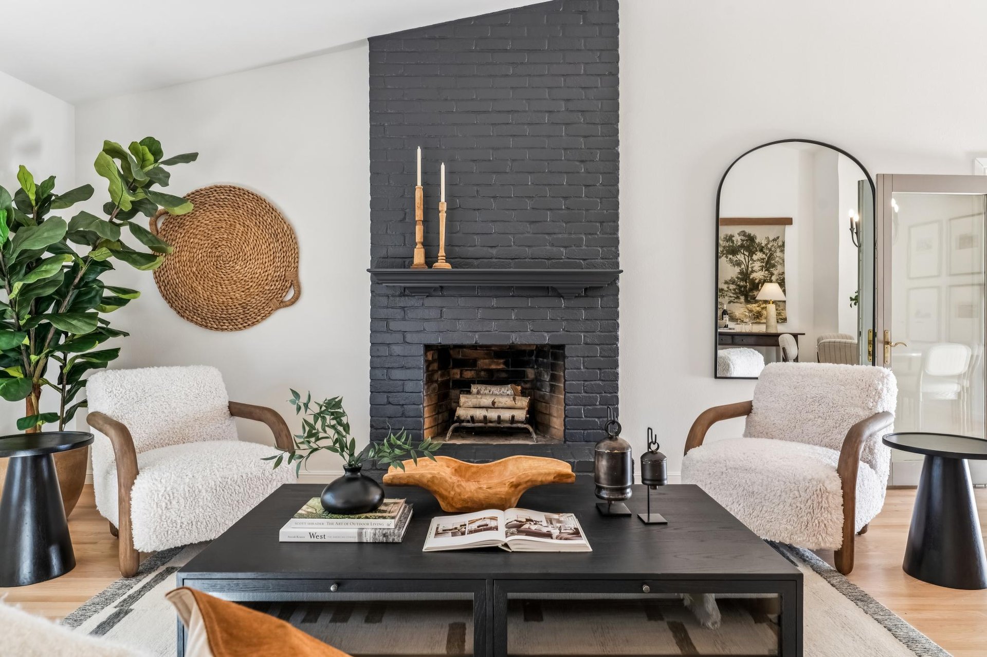 Peaceful Cul-de-Sac Location in Coveted Neighborhood