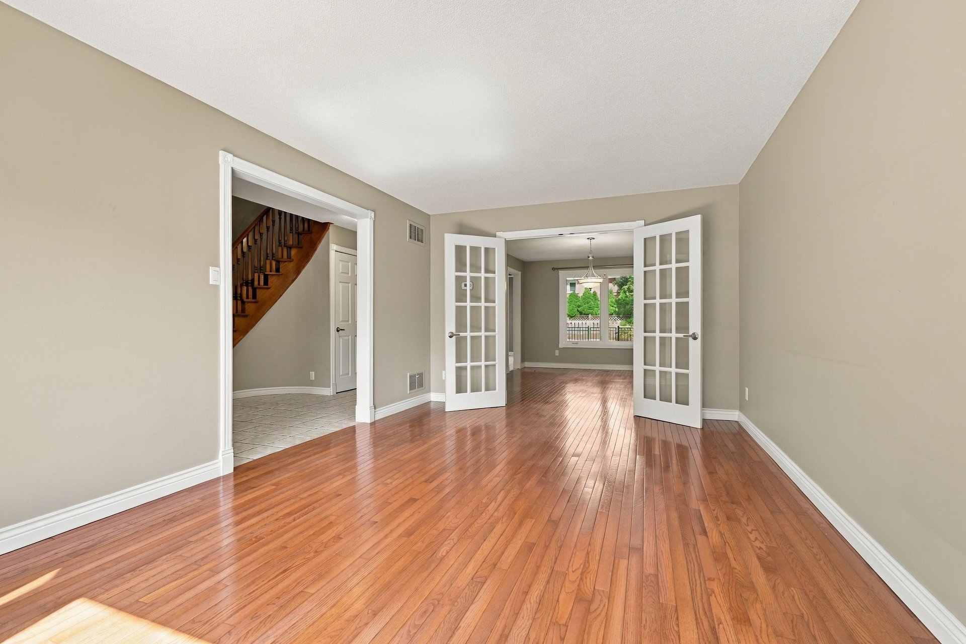 Executive home in Oakville's prestigious Glen Abbey community