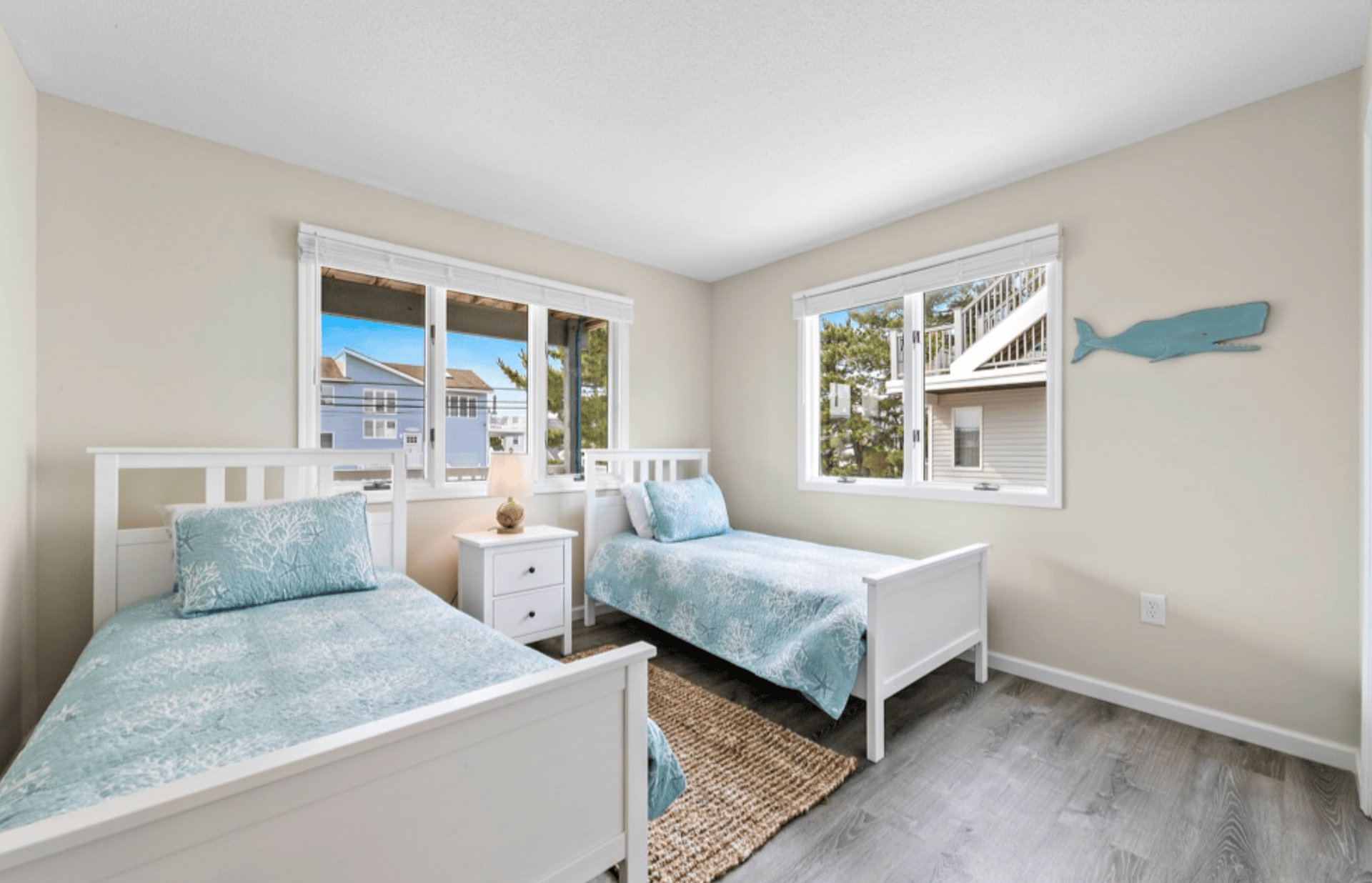 9800 Beach Ave, Peahala Park