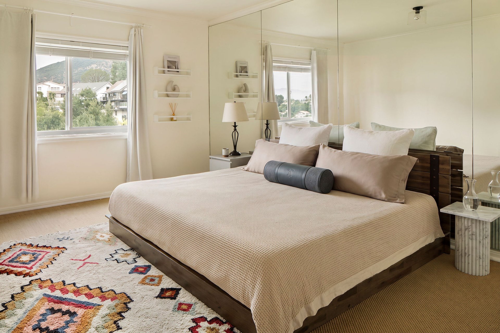 3346 N Knoll Dr, Hollywood Hills