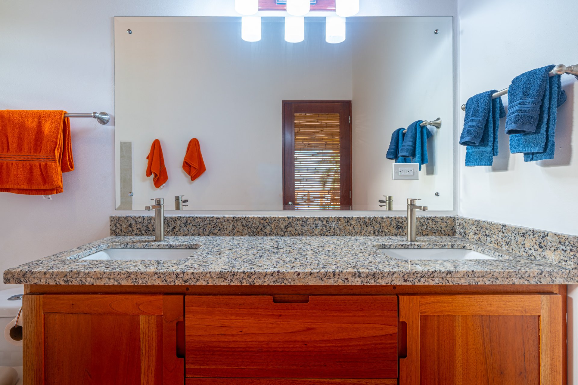 Classic Luxury at Casa Ceiba, Coastal Ocean View 4 Bedroom Home Near Uvita