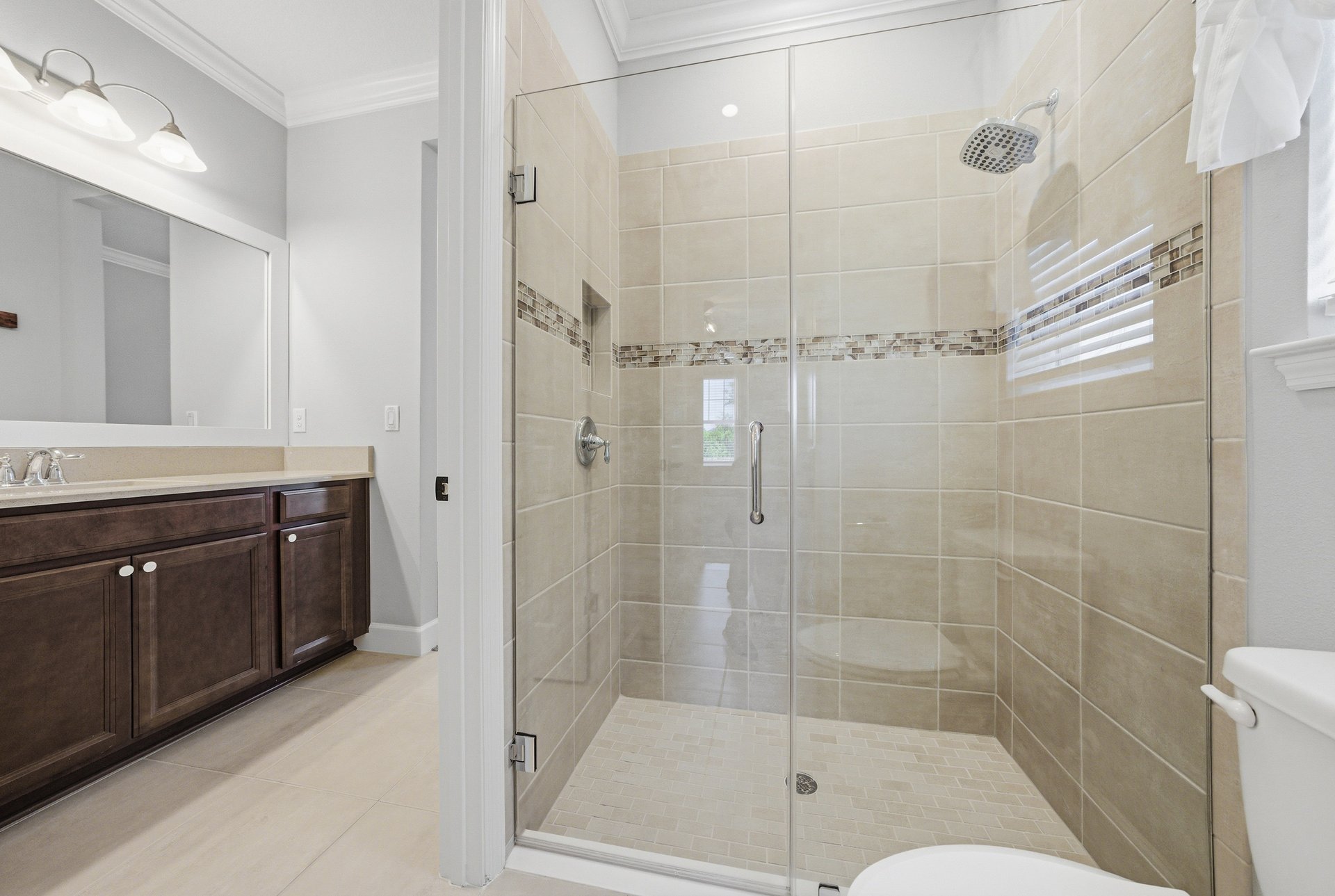 6883 BRADBURY CIR