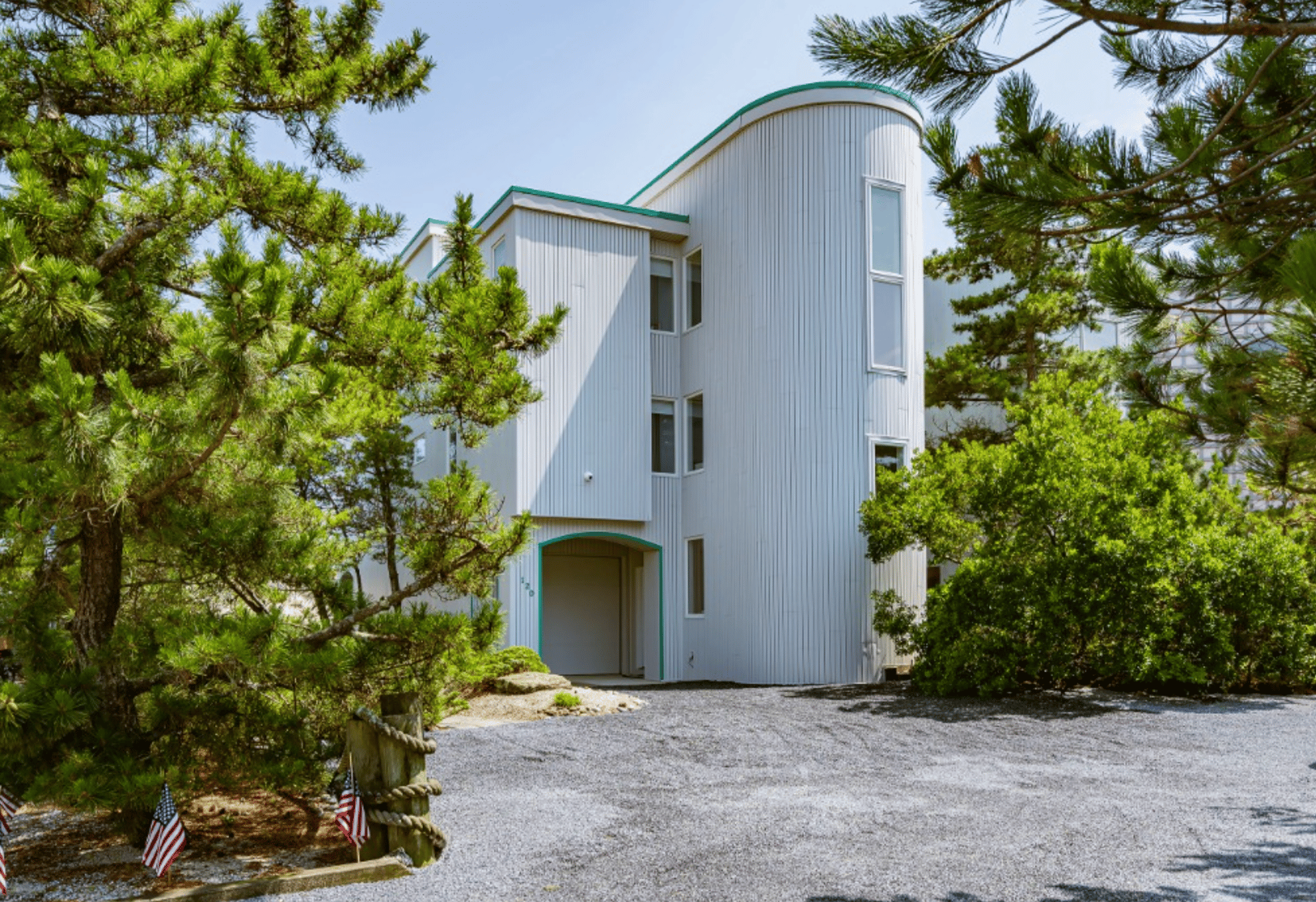 120 E Bayberry Drive, Brant Beach