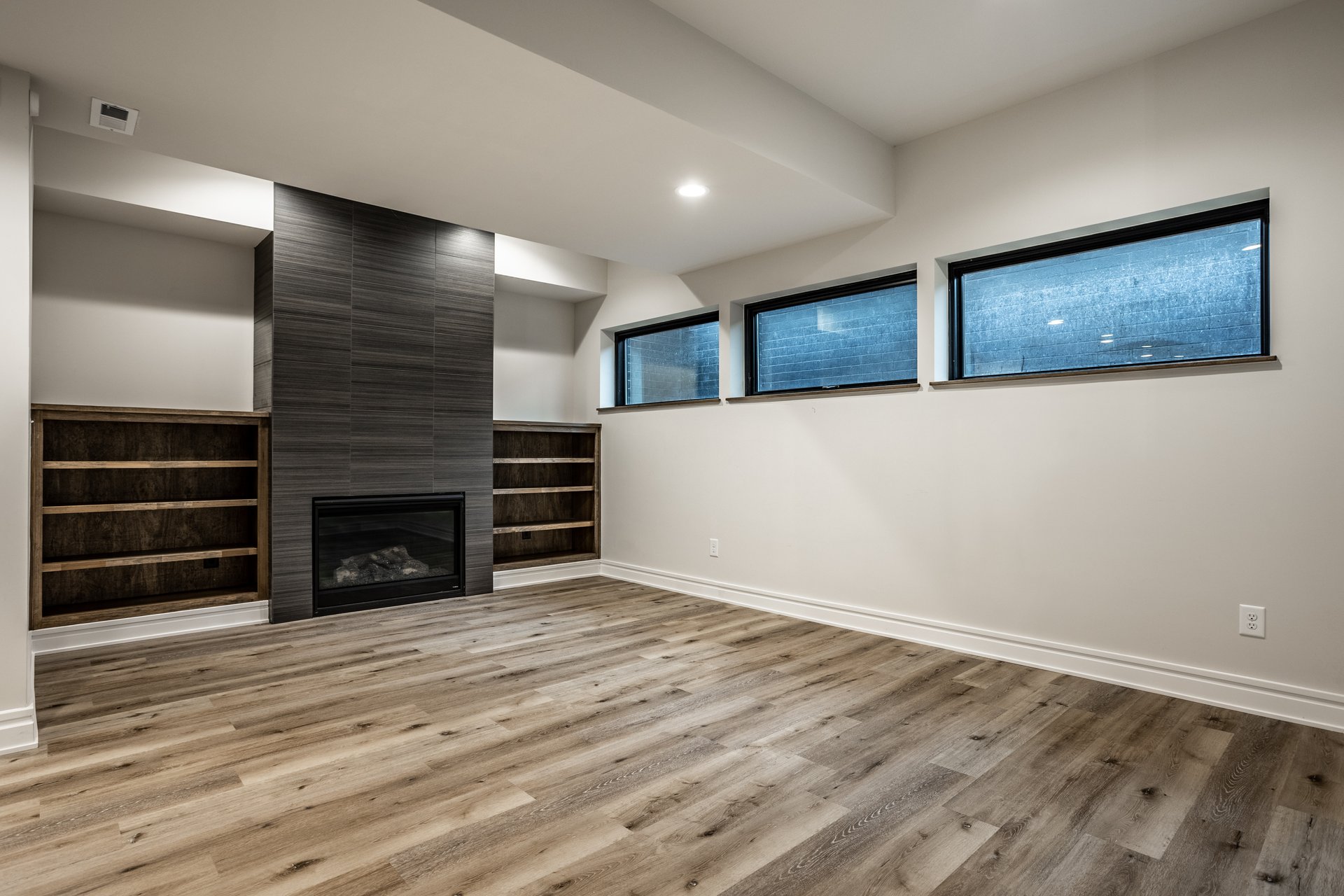4292 Alderborough Way