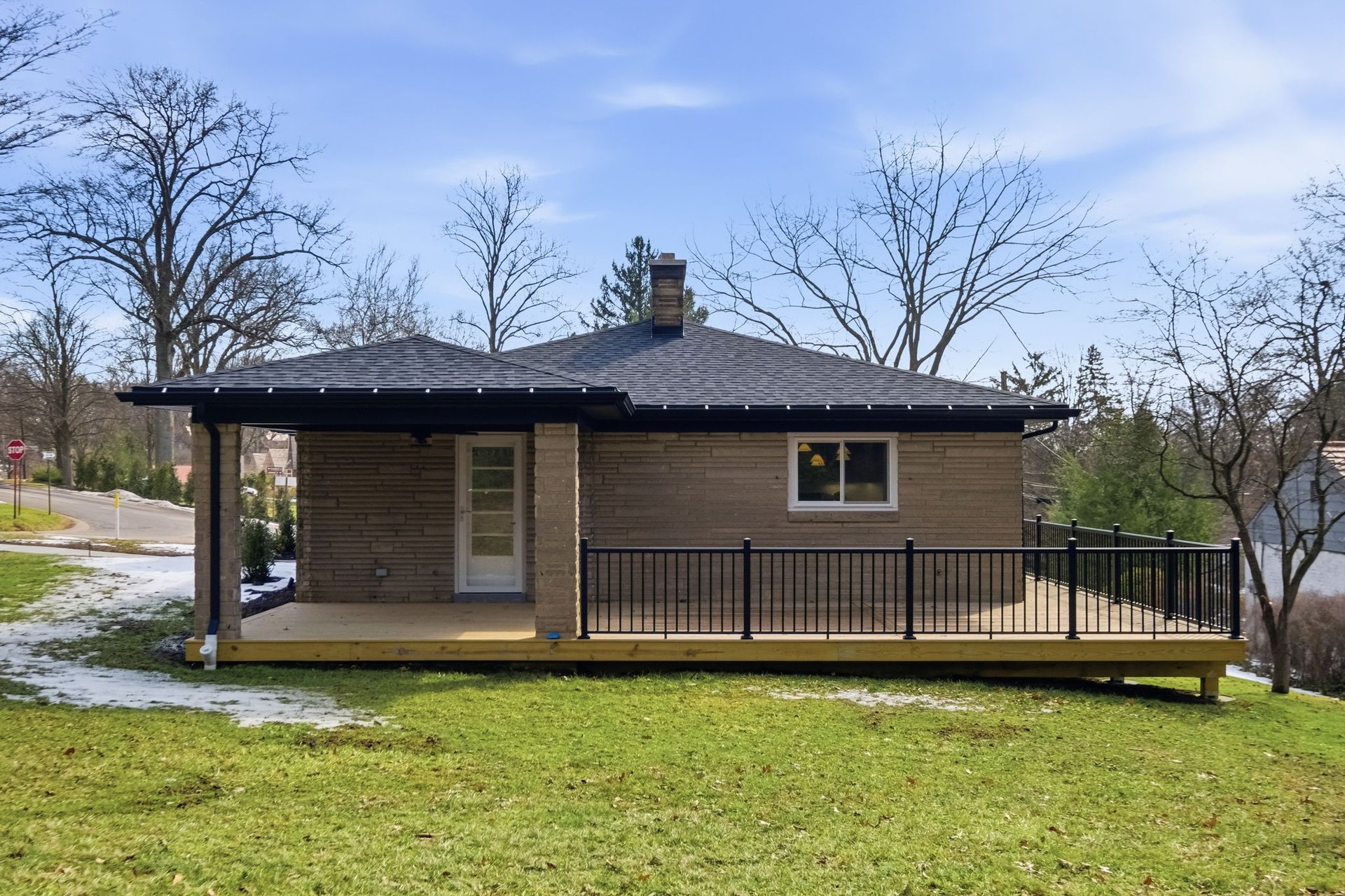 954 Lakemont Dr