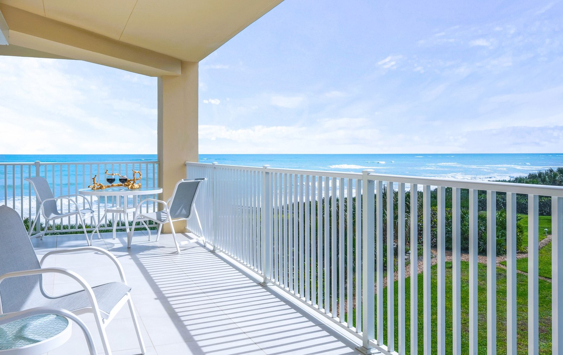 8820 S Sea Oaks Way 204