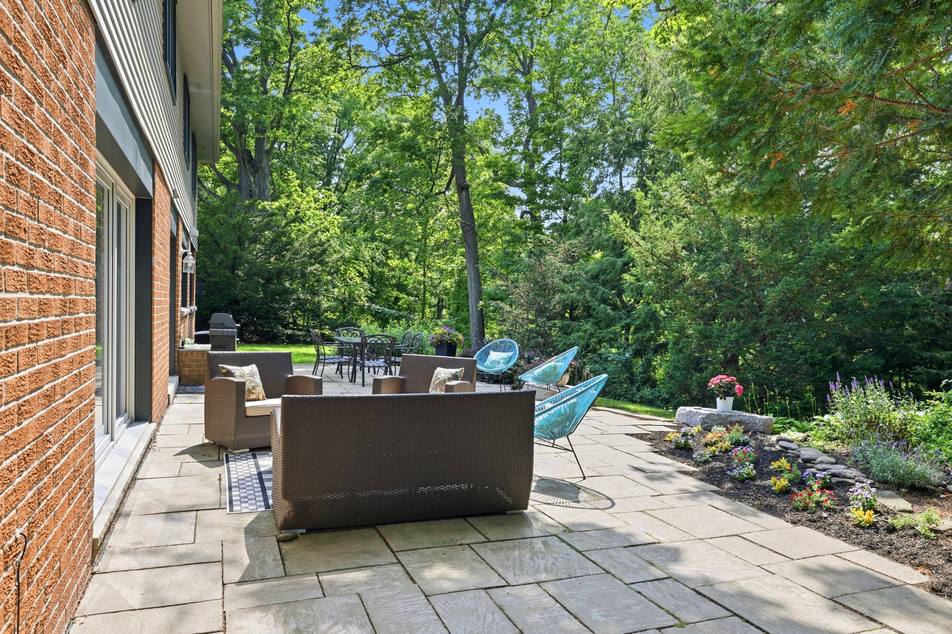 Rare Court Location on Oakville Golf Course