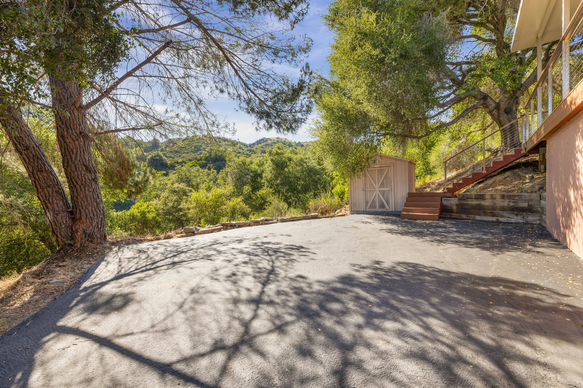 1310 N Topanga Canyon Blvd