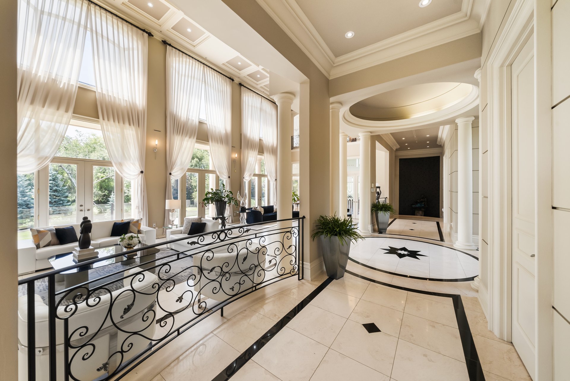 The Grand Palazzo Cachet