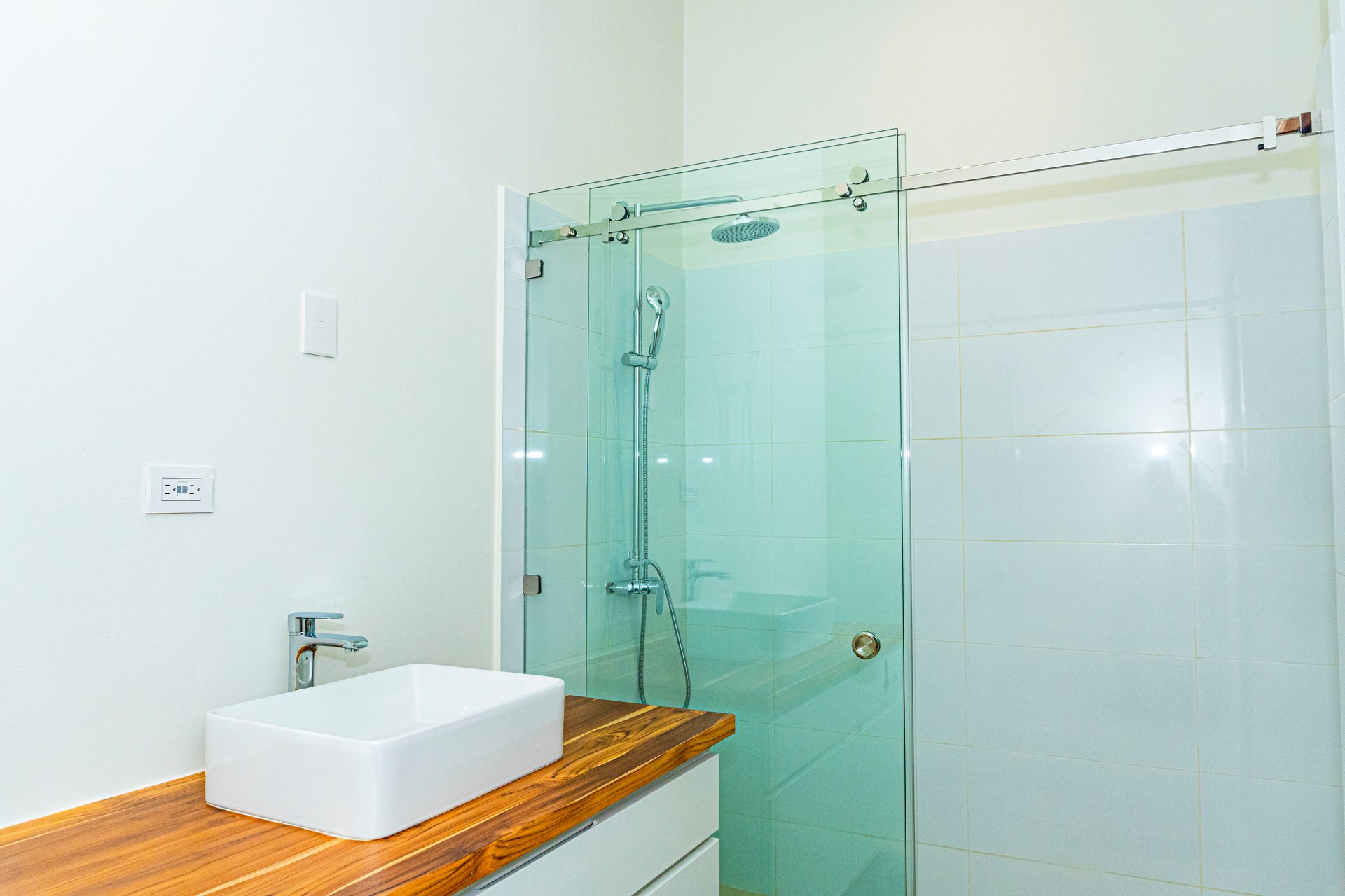 Modern Elegance Meets Tropical Lifestyle in Uvita