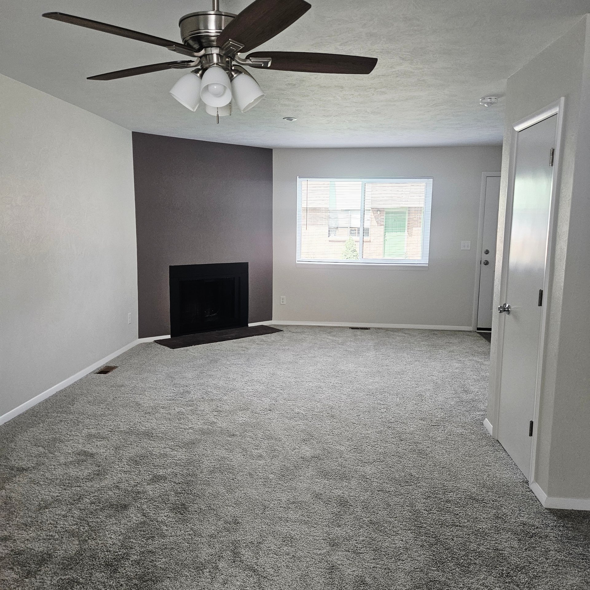 2 Bed 1.5 Bath Townhome Lakewood