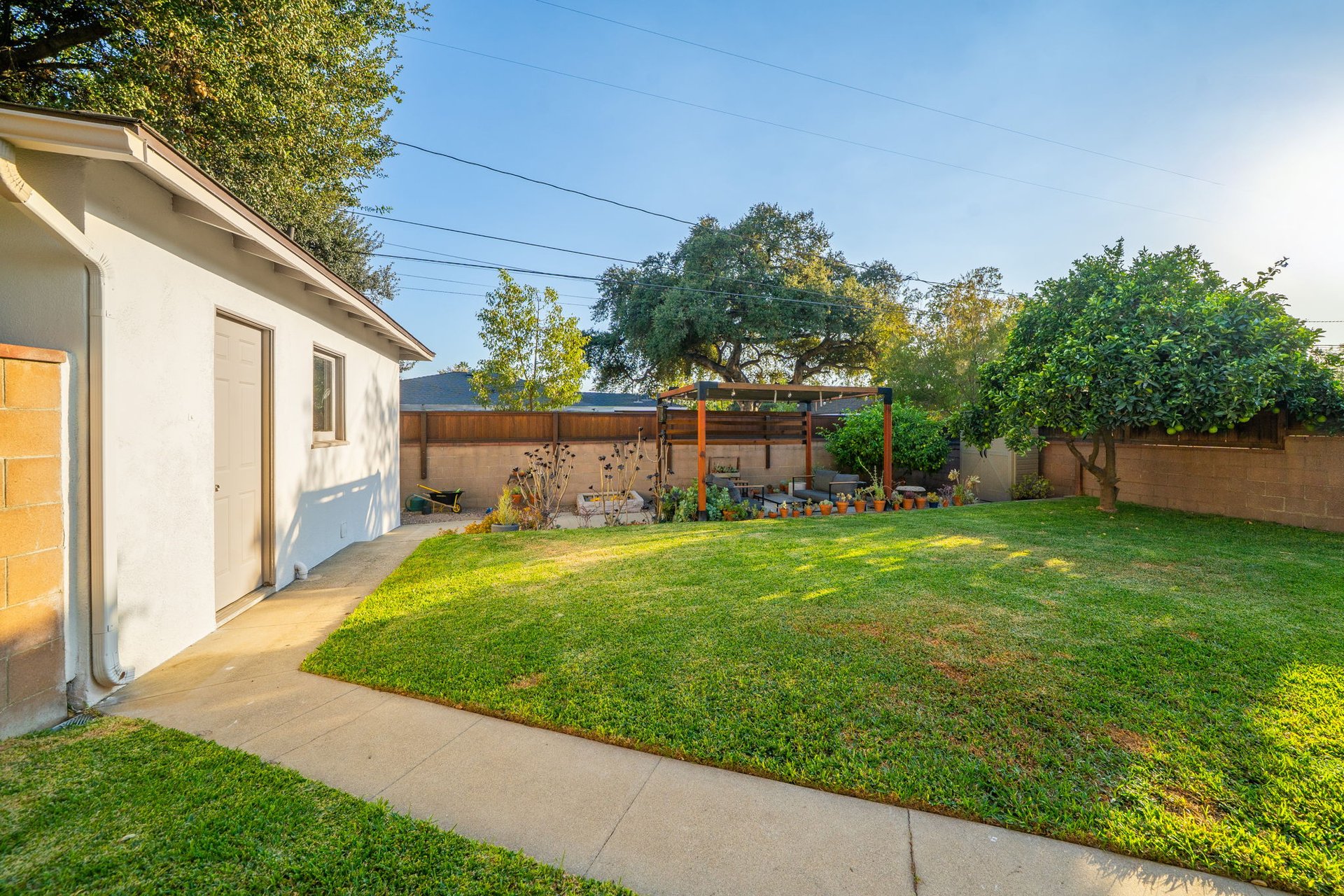 226 E Villanova